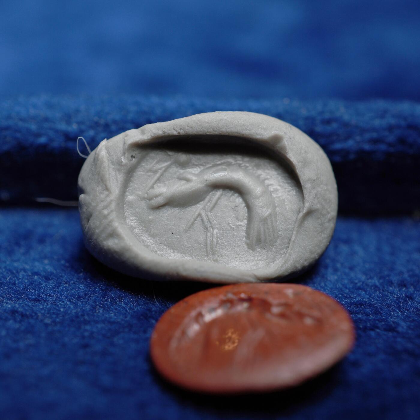 琋语集藏2026年04月欧洲古典打制币拍卖 古罗马时期鸡肝玛瑙虾印