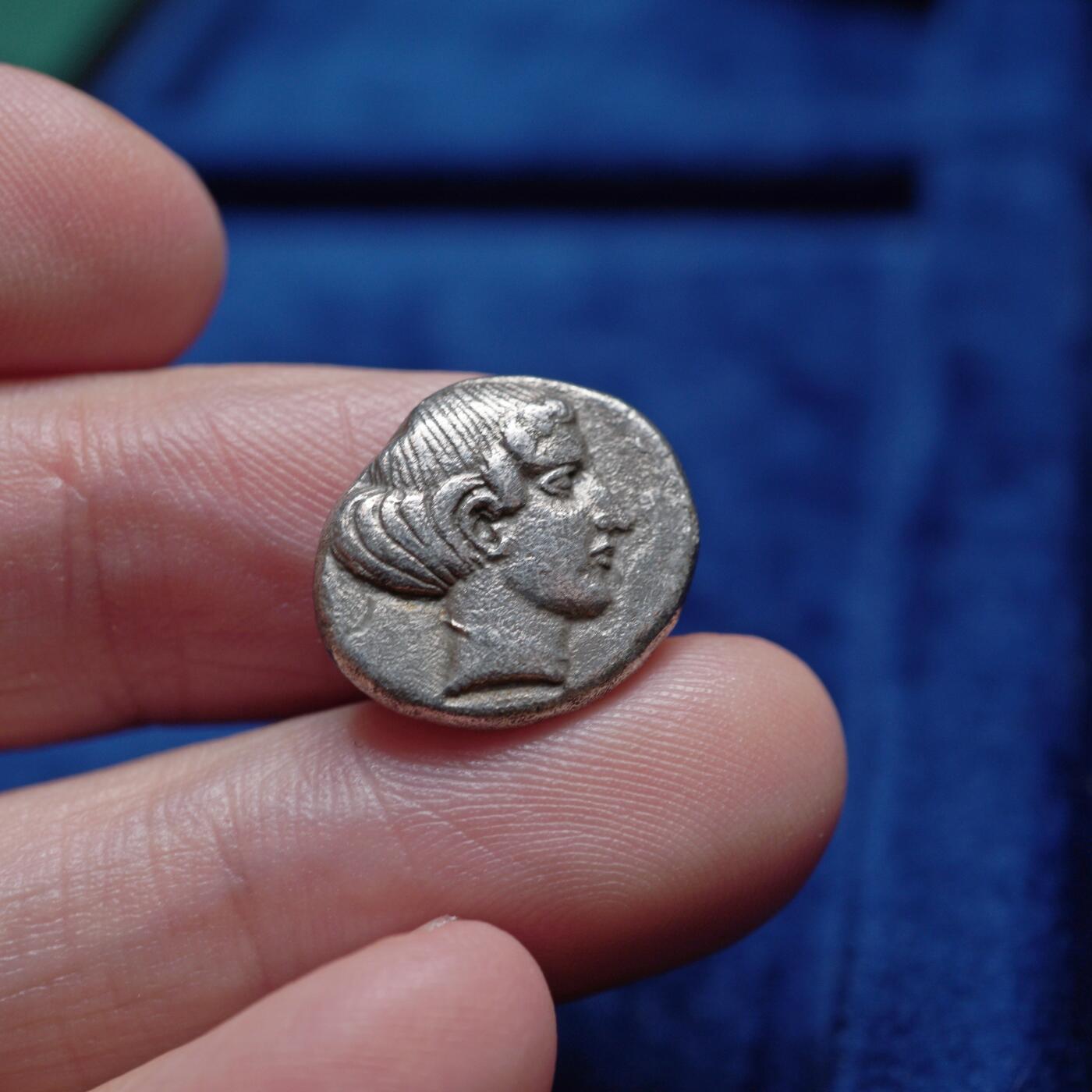 琋语集藏2026年04月欧洲古典打制币拍卖 古希腊卢卡尼亚地区宁芙女神与猫头鹰1德拉克马银币