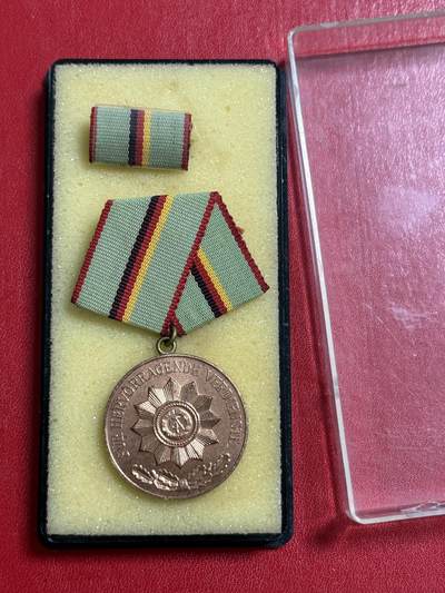 韵星假日军品类拍卖第50期 - 民主德国铜级内务部功绩服务奖章带原盒略