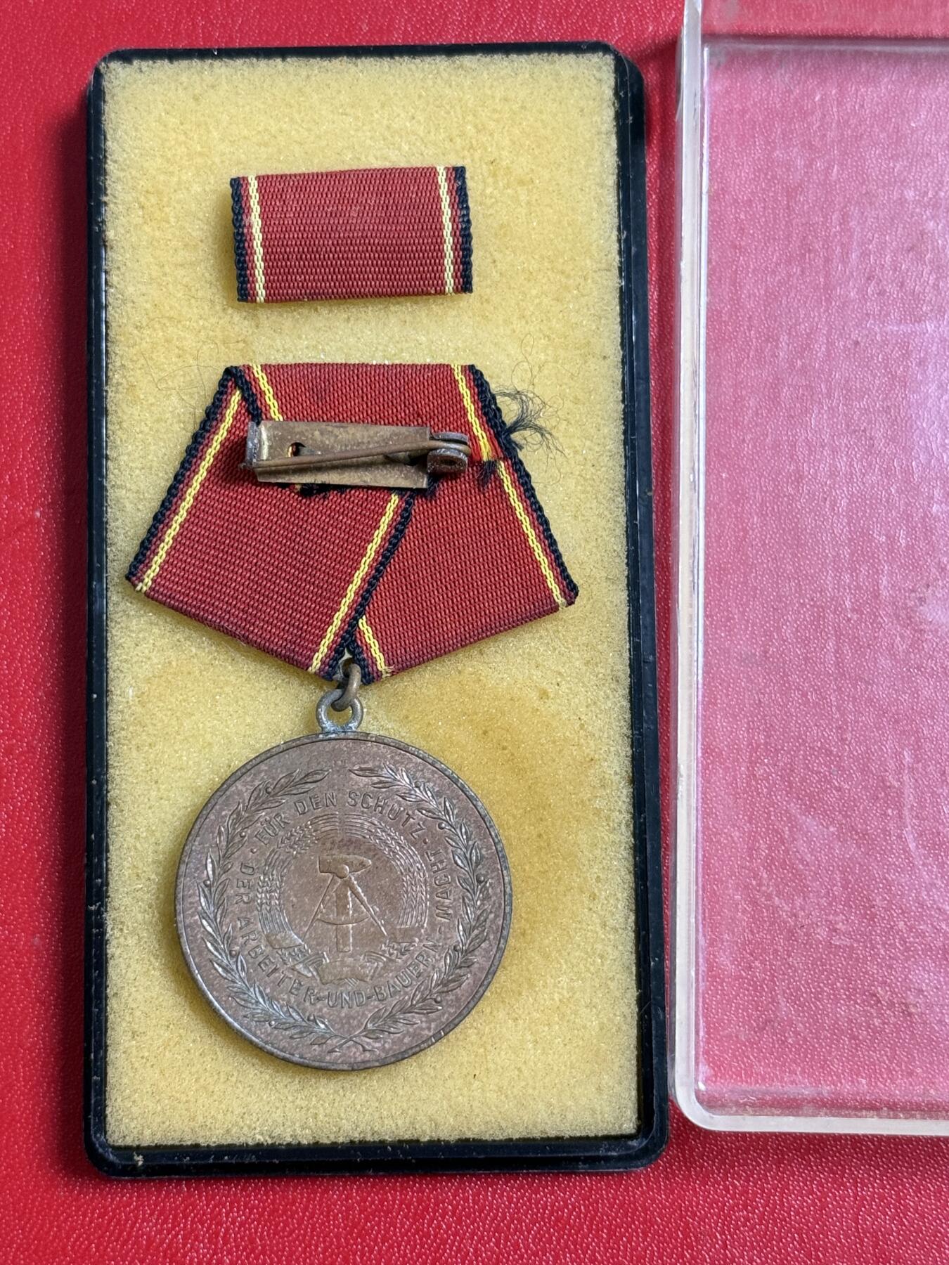 韵星假日军品类拍卖第50期 民主德国国家人民军功勋奖章带原盒略