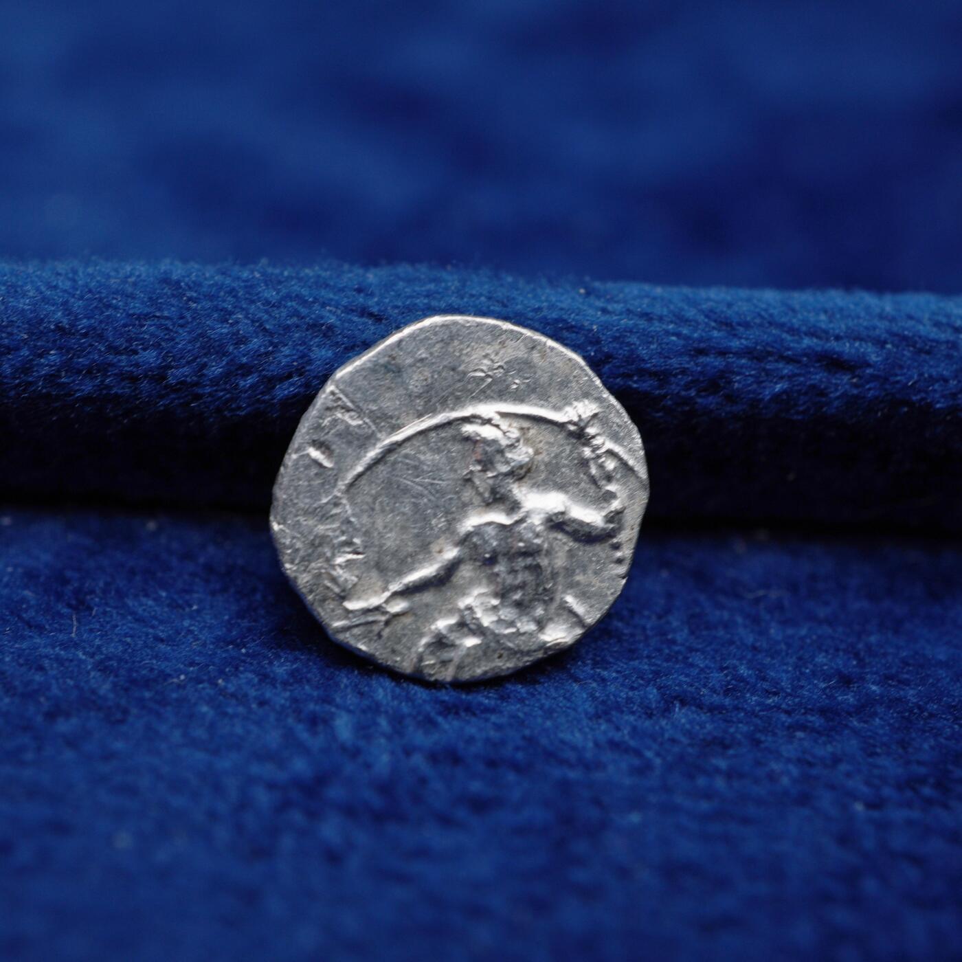 琋语集藏2026年04月欧洲古典打制币拍卖 古希腊西里西亚地区-巴力神与狮子捕鹿1奥波银币