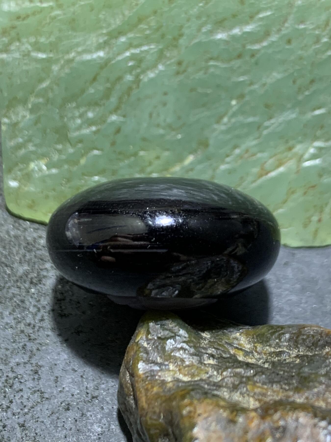 精品药师玛瑙手工雕刻荷花板珠（背云）一颗