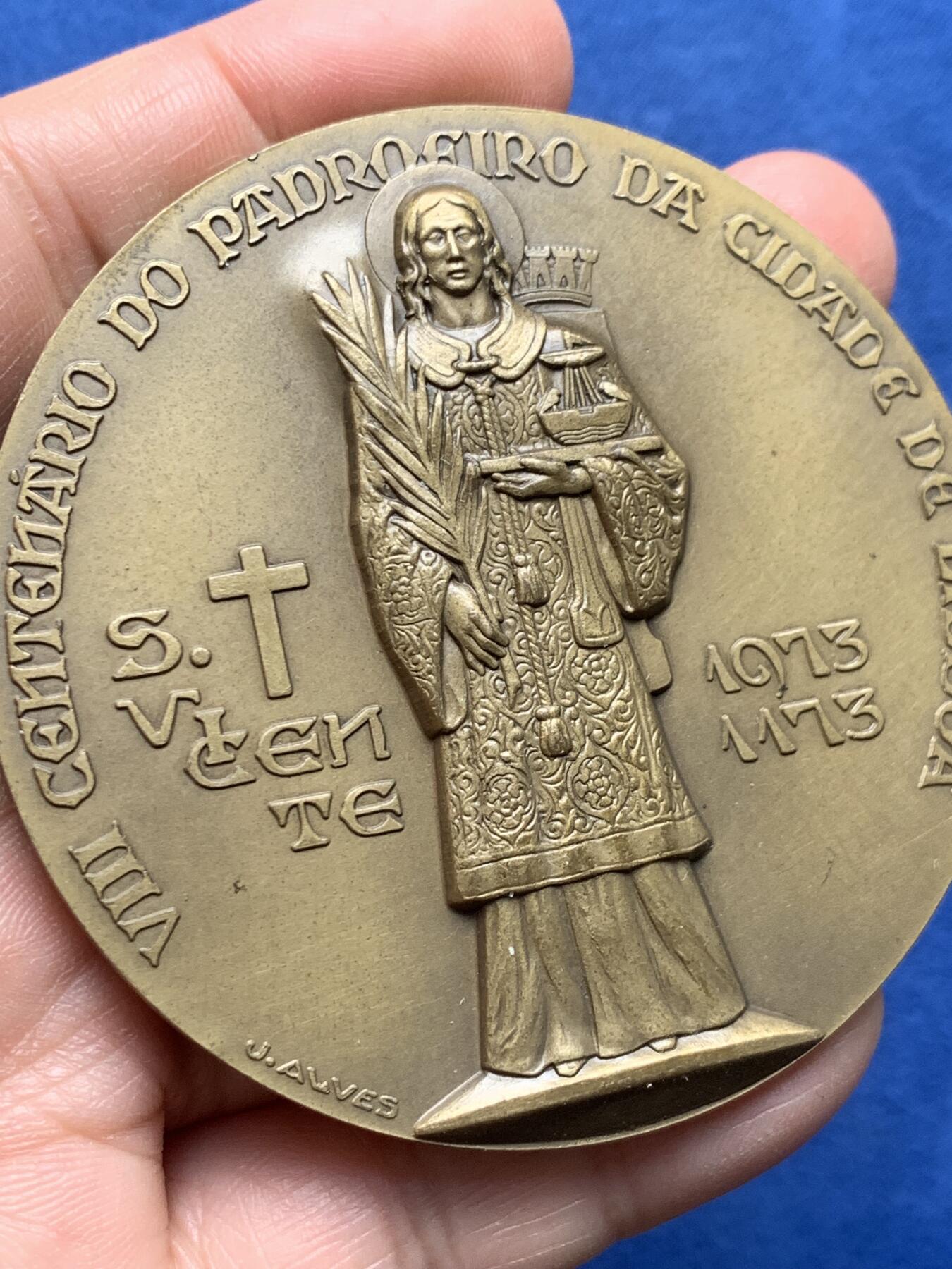 《竞宝斋》第475场 周日，周一 2场连拍 （全场包邮）欢迎送拍 葡萄牙铜章 1973年 里斯本城市主保圣文森特800周年 直径68.7mm 重量143.05g 高浮雕
