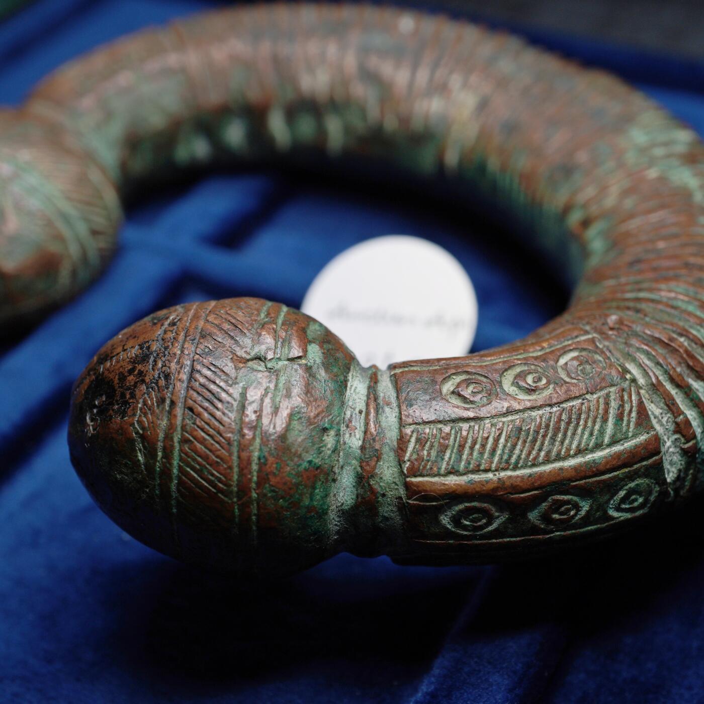 琋语集藏2026年04月欧洲古典打制币拍卖 尼日尔地区马尼拉贸易大铜镯子 镯形货币