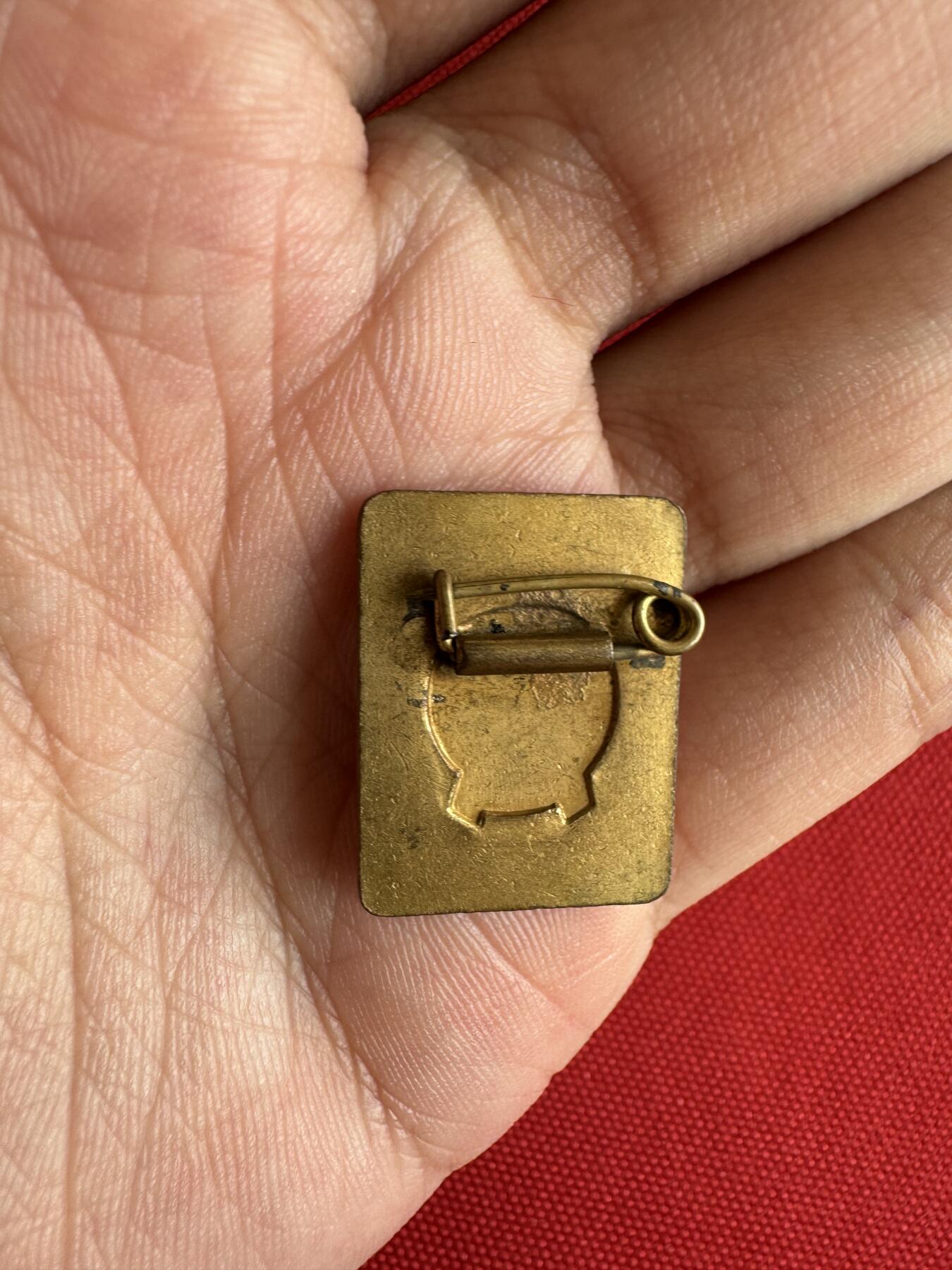 五哥徽章群   29号周日晚上八点4群联拍 铜章