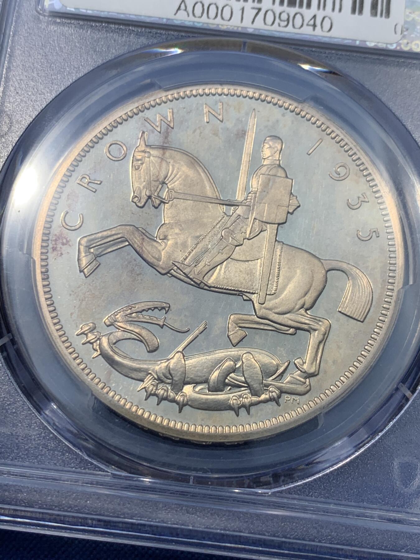 《竞宝斋》第475场 周日，周一 2场连拍 （全场包邮）欢迎送拍 PCGS PR63CAM 英国1935年木马剑1克朗精制币 经典品种 发行量2500枚 持续上涨 BU品相和极佳的状态 顶级包浆 SBP拍卖原品一枚到位