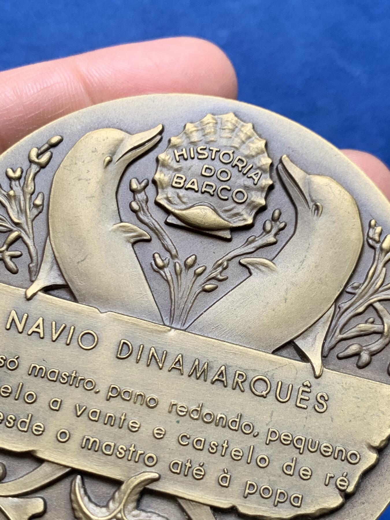 《竞宝斋》第475场 周日，周一 2场连拍 （全场包邮）欢迎送拍 葡萄牙铜章 未知年份 航海主题船的历史第13枚 丹麦古代帆船 背面底边有磨损痕迹 直径69.7mm 重量149g