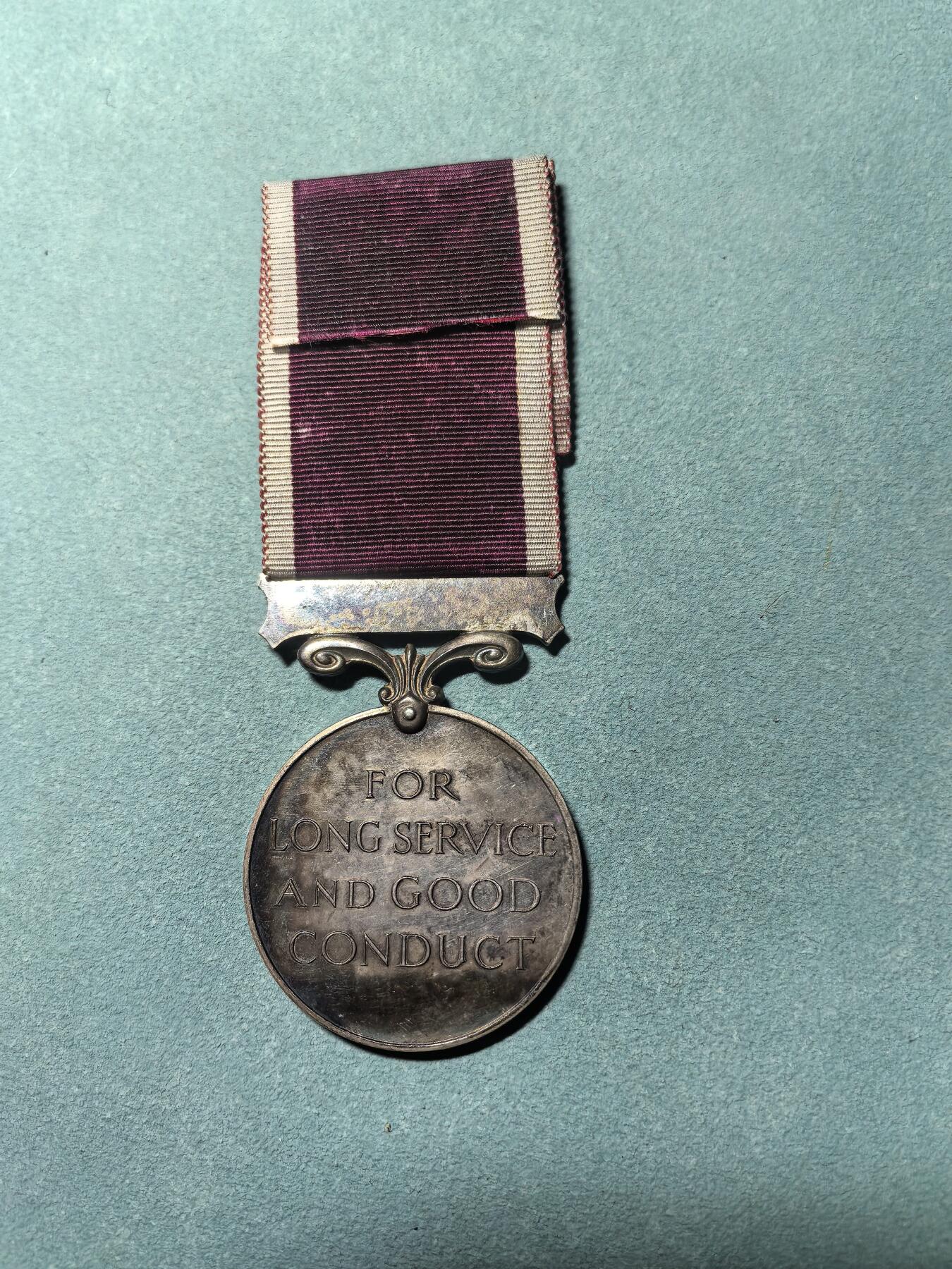 盛世勋华——号角文化勋章邮票专场拍卖第311期 英国长期服役和良好表现奖章 伊丽莎白二世版 银制 重44克， 银价700+