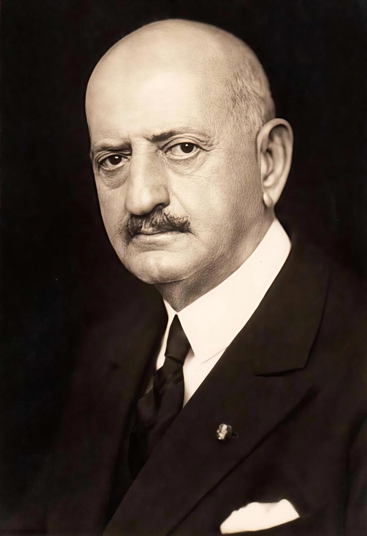 【俄甄集藏】2026年(050)04-01星期三 晚 19:30 全场包邮 巴西1937年纪念工业巨头、巴西现代工业奠基人弗朗切斯科·马塔拉佐伯爵逝世大银章，NGC UNCD，五彩包浆，高浮雕，十分厚重，直径52mm，重：83克，少见品种，标签错误