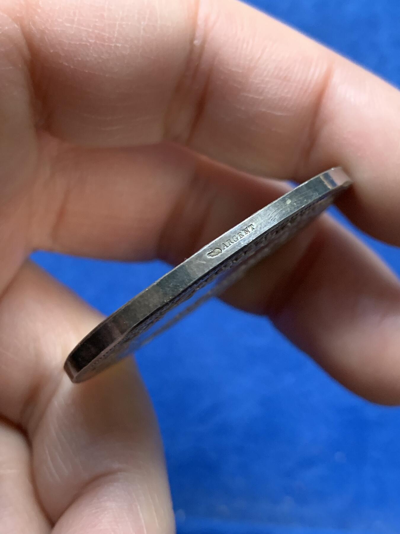 《竞宝斋》第475场 周日，周一 2场连拍 （全场包邮）欢迎送拍 法国下塞纳省玛丽安娜女神银章 39.5克 41.1mm 丰饶角银 带原盒 盒子有损