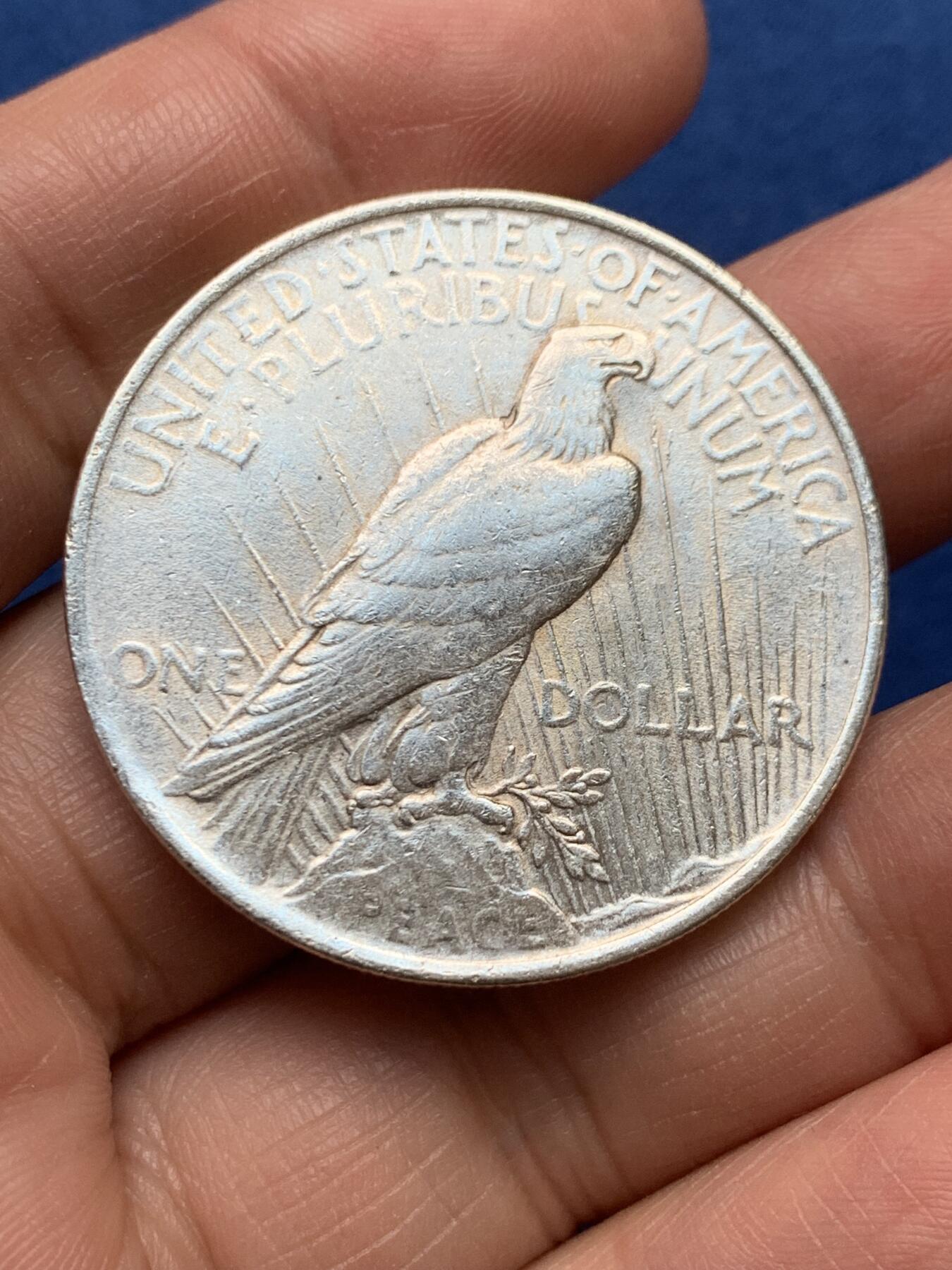 《竞宝斋》第475场 周日，周一 2场连拍 （全场包邮）欢迎送拍 美国1922年和平1美元银币