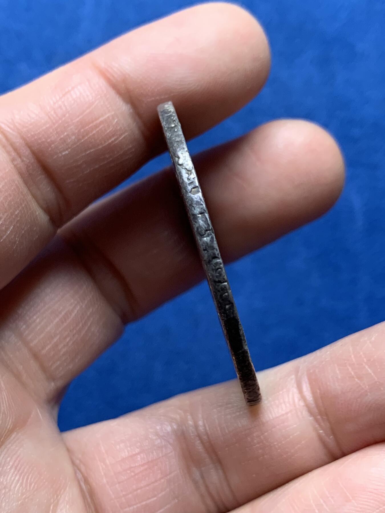 《竞宝斋》第475场 周日，周一 2场连拍 （全场包邮）欢迎送拍 法国1777年路易十六1埃居银币 29克 少许减重痕