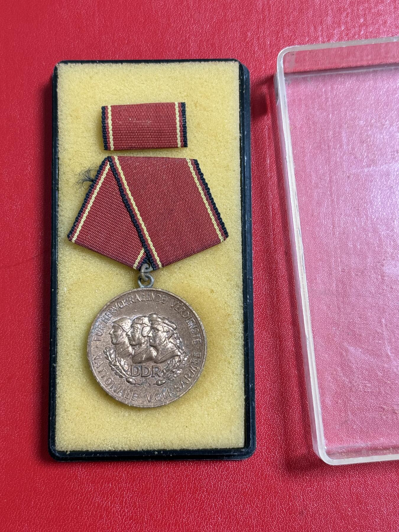 韵星假日军品类拍卖第50期 民主德国国家人民军功勋奖章带原盒略