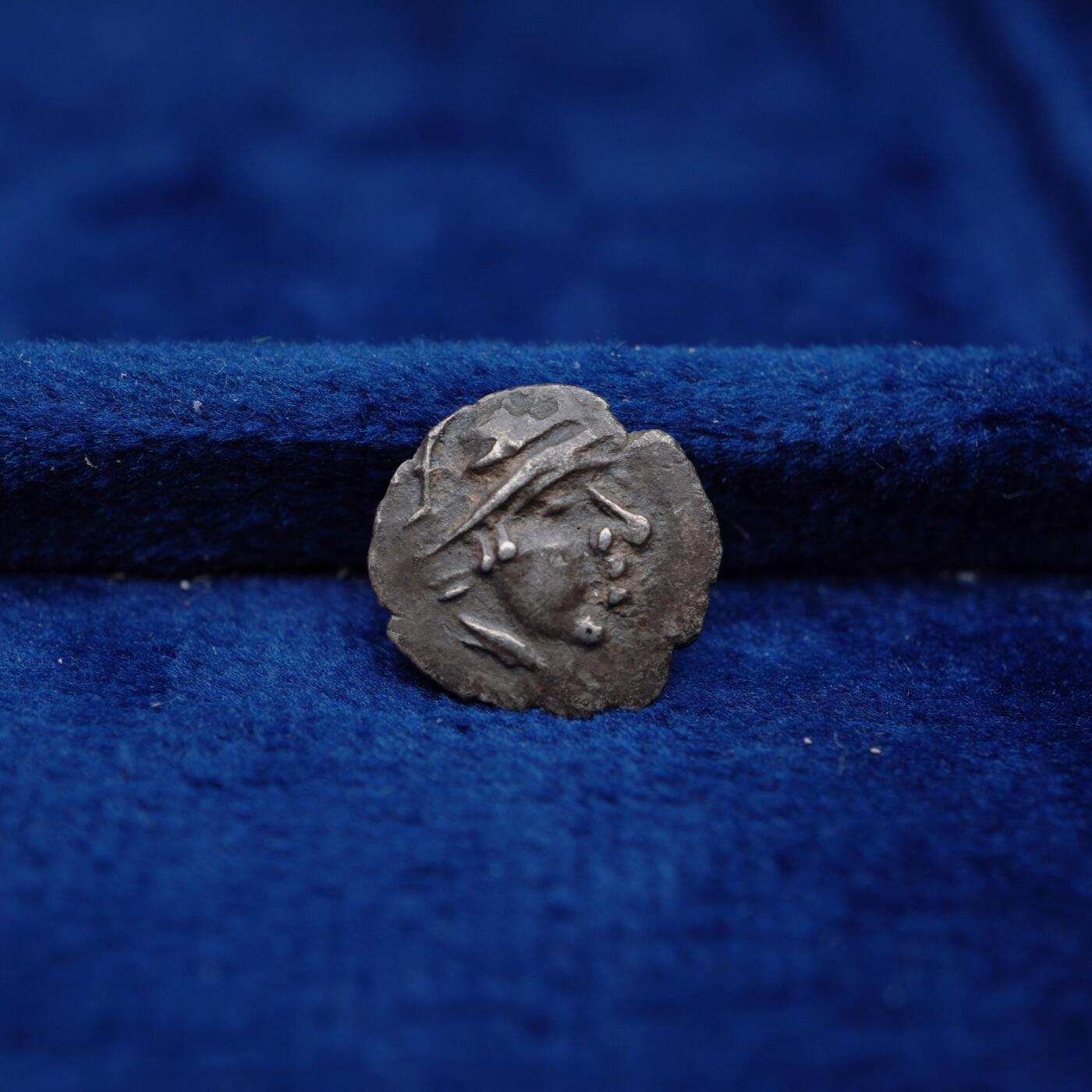 琋语集藏2026年04月欧洲古典打制币拍卖 月氏仿巴克特里亚攸克拉提底斯一世奥波银币