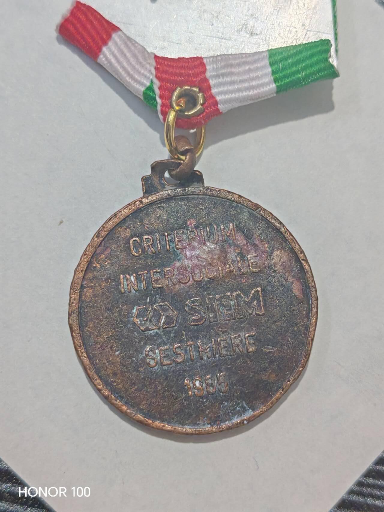 纪念章/纪念币 1985年在意大利塞斯蒂耶勒（Sestriere）举办的社会间滑雪赛（Criterium Intersociale）铜质纪念奖章，由SIEM赞助。