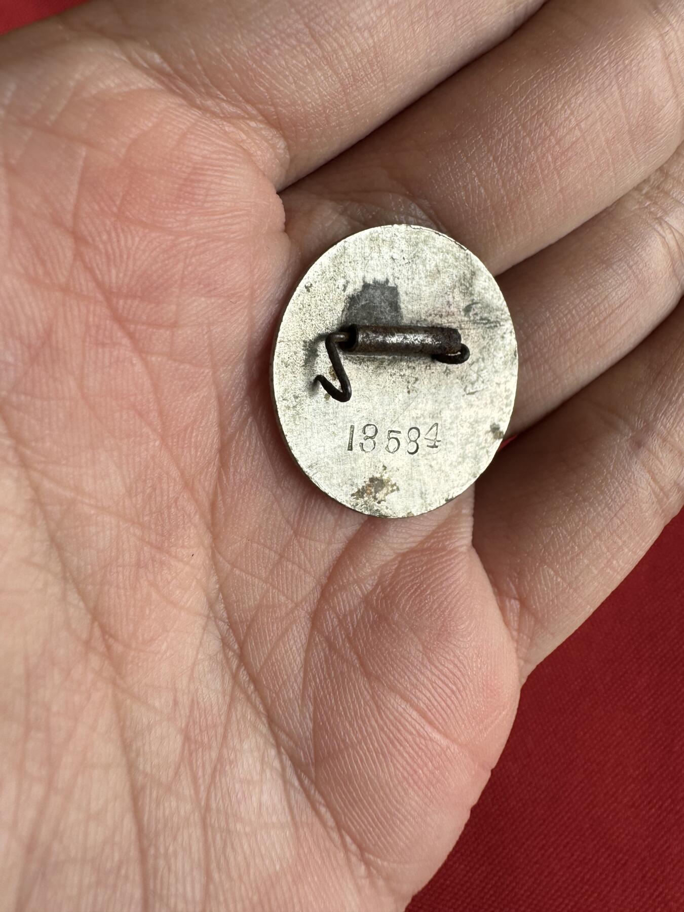 五哥徽章群   29号周日晚上八点4群联拍 铜章