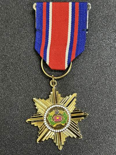 西秦中古拍卖第八十二期  - 民国宪兵服役40年奖章 带勋略 退台后