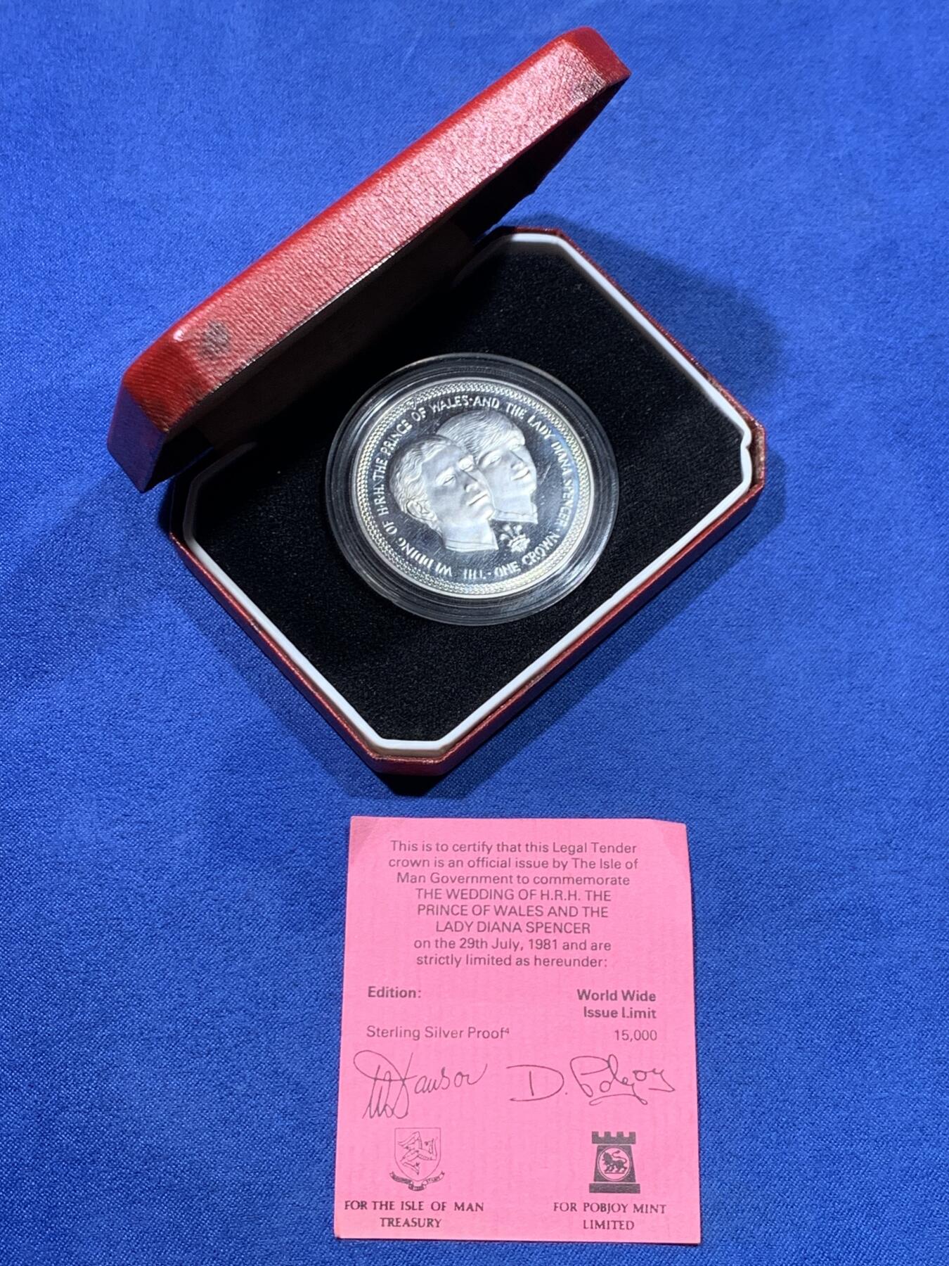 《竞宝斋》第475场 周日，周一 2场连拍 （全场包邮）欢迎送拍 英国马恩岛1981年戴安娜王妃和查尔斯王子大婚1克朗纪念银币，28.7克，精制925银，发行量仅15000枚，带原盒和纸证