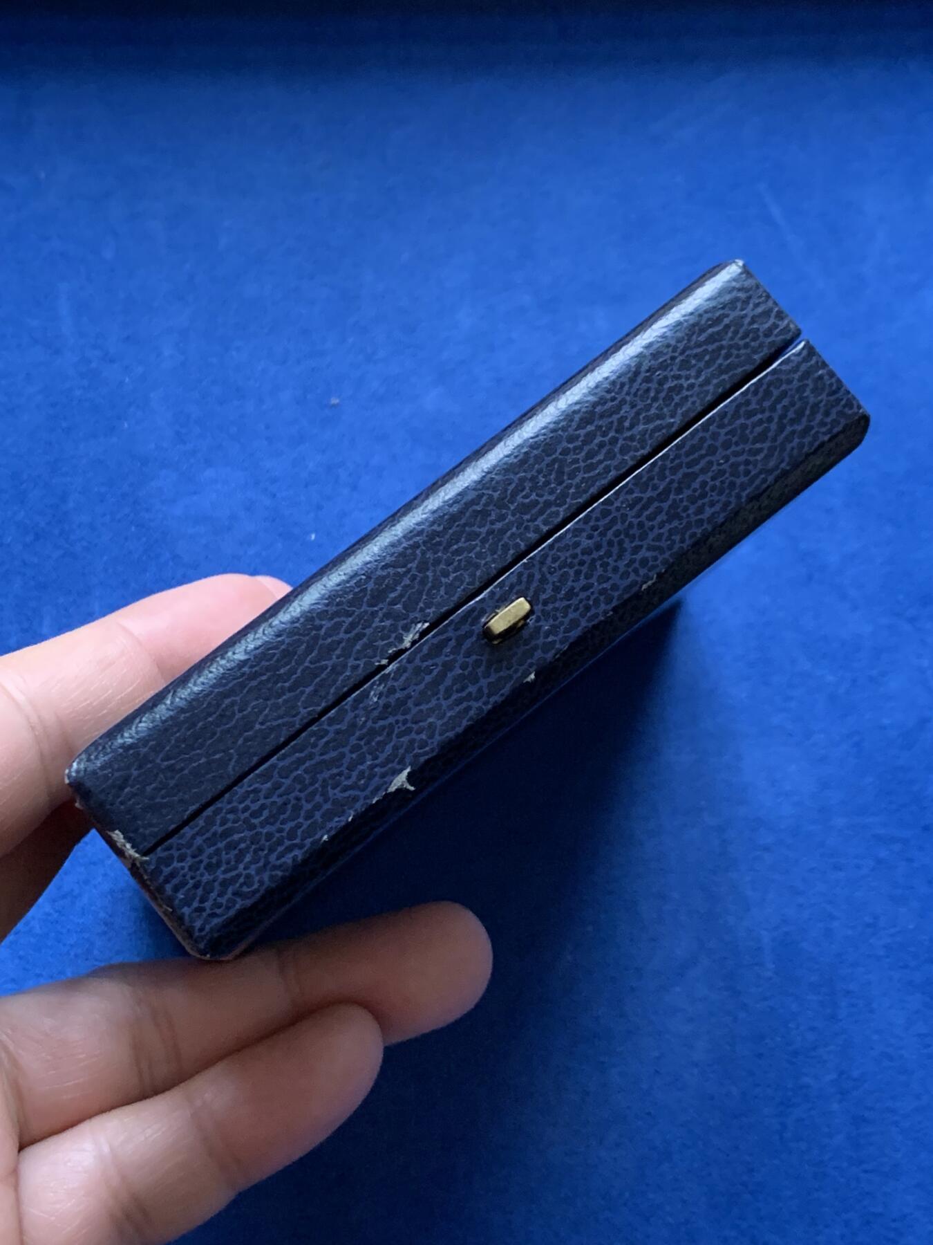 《竞宝斋》第475场 周日，周一 2场连拍 （全场包邮）欢迎送拍 名家名作 法国预防道路安全镀银大铜章 183.1克 71.5mm 丰饶角铜标 带盒