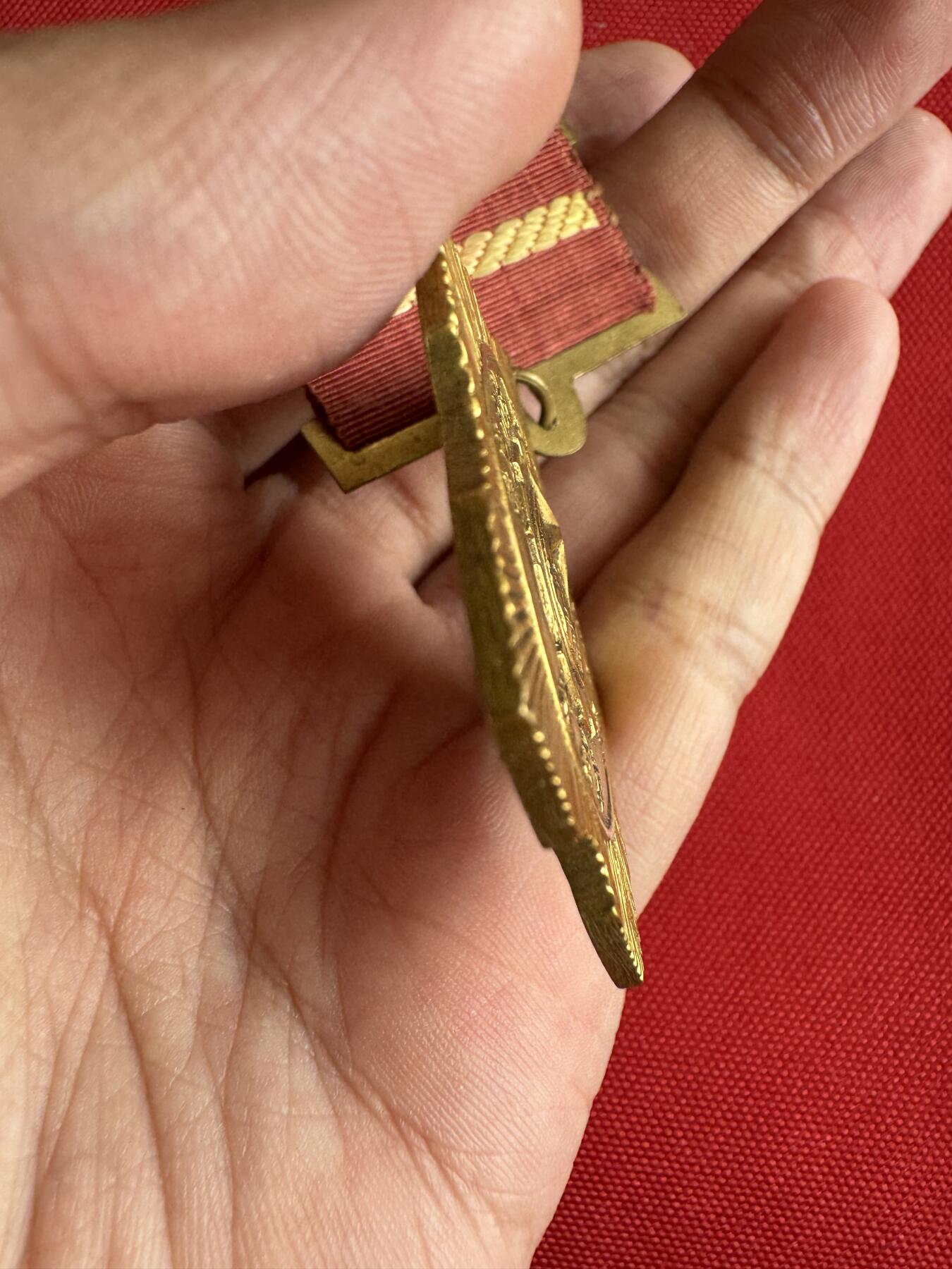 五哥徽章群   29号周日晚上八点4群联拍 铜章