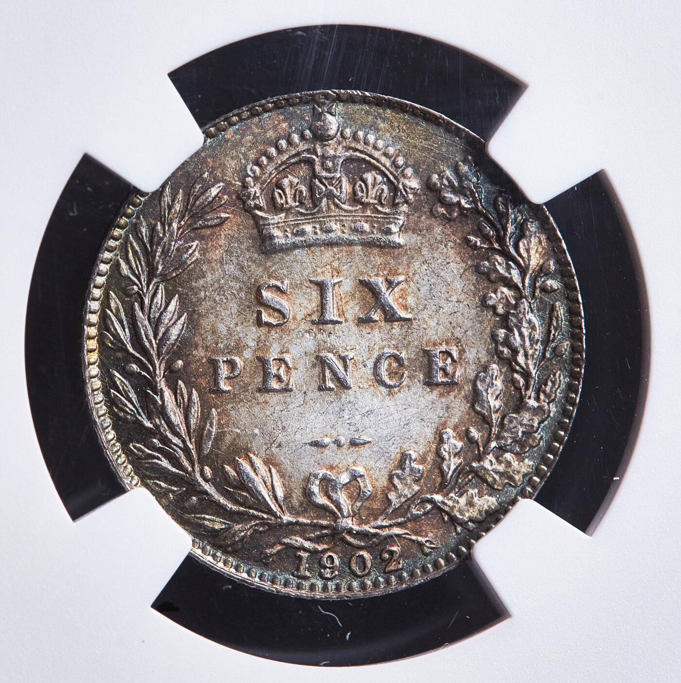 【俄甄集藏】2026年(050)04-01星期三 晚 19:30 全场包邮 英国1902年爱德华七世6便士银币，NGC MS64，五彩包浆，转光品相