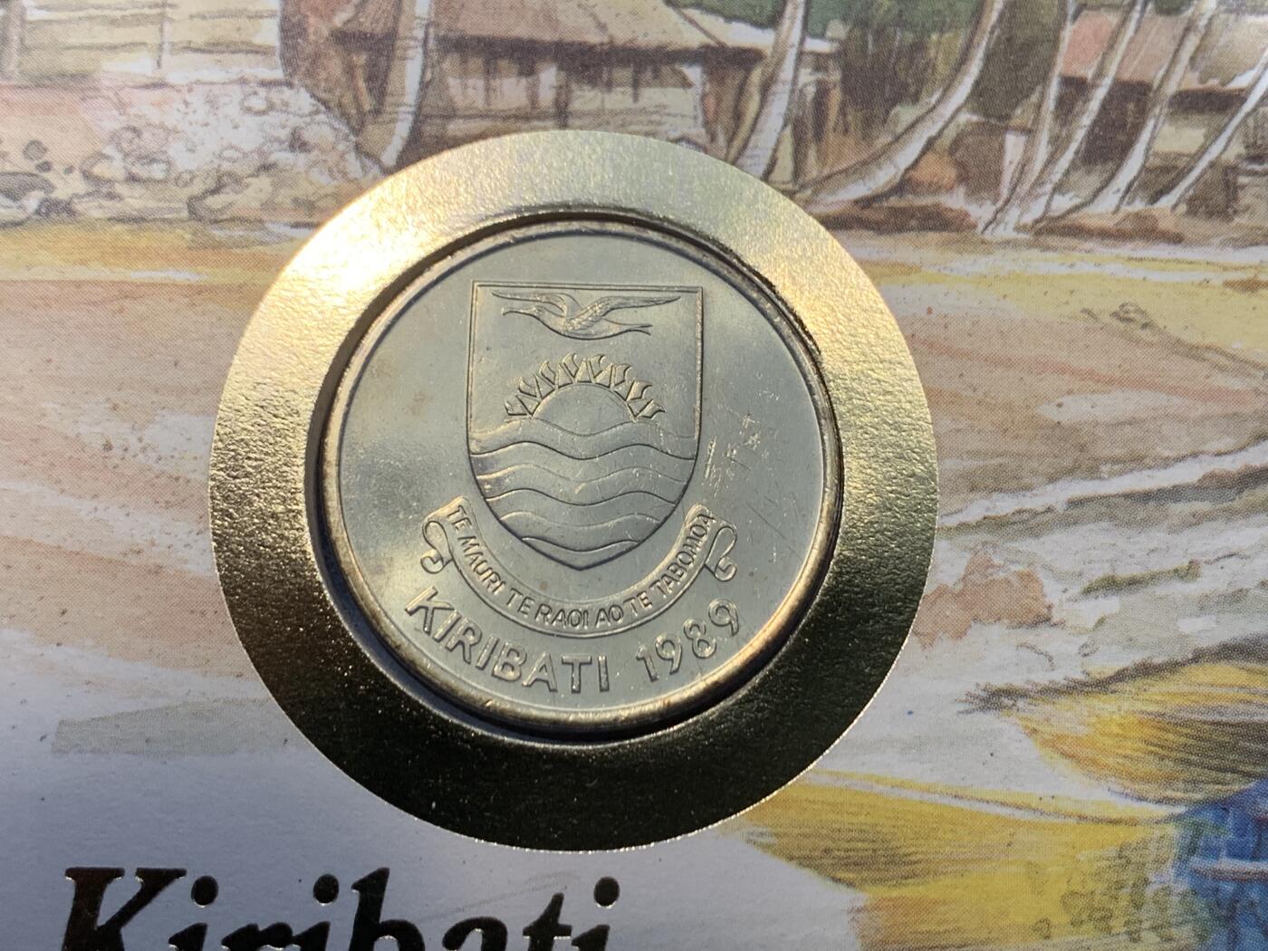 《竞宝斋》第475场 周日，周一 2场连拍 （全场包邮）欢迎送拍 邮币封 基里巴斯 1989年2元纪念币