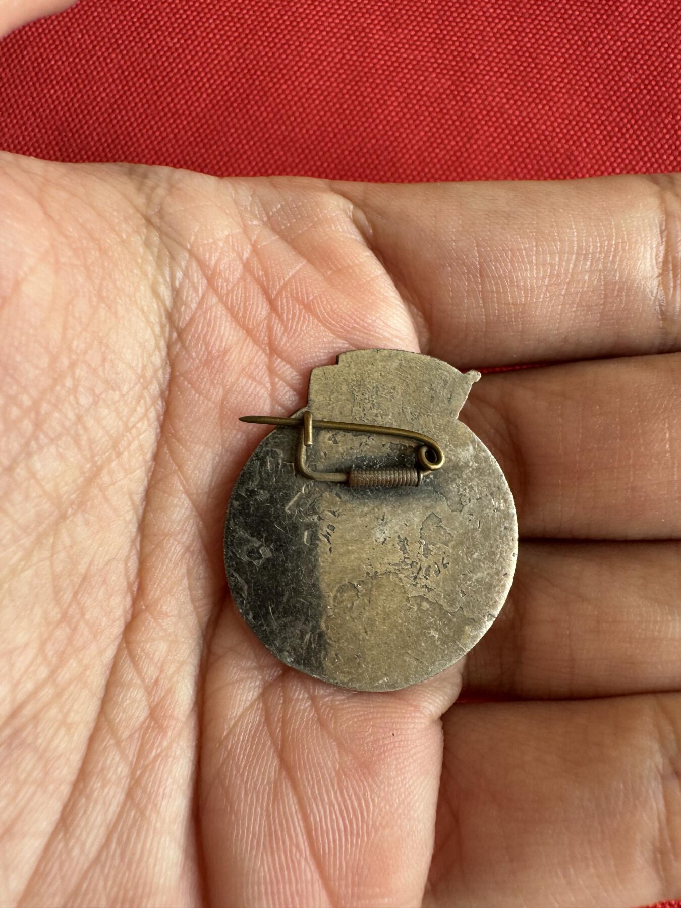 五哥徽章群   29号周日晚上八点4群联拍 铜章