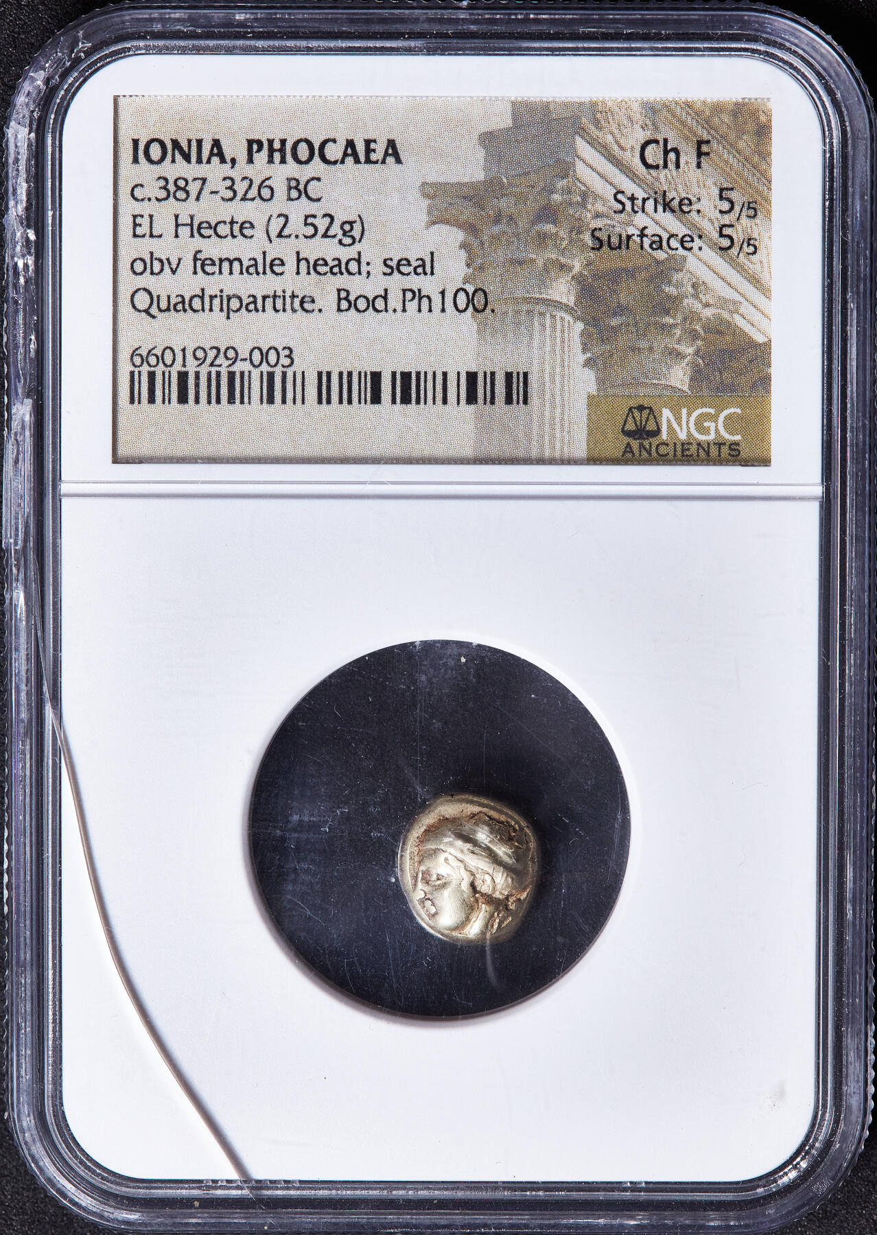 【俄甄集藏】2026年(050)04-01星期三 晚 19:30 全场包邮 古希腊爱奥尼亚地区福基亚城公元前387-前326年伊娥头像琥珀金币，NGC ChF(Str 5/5, Sur 5/5)，双5满分币，正面伊娥头像，背面是四格戳记，直径：11mm，重：2.52克，琥珀金极少有双五满分的，盒体有裂，见详图