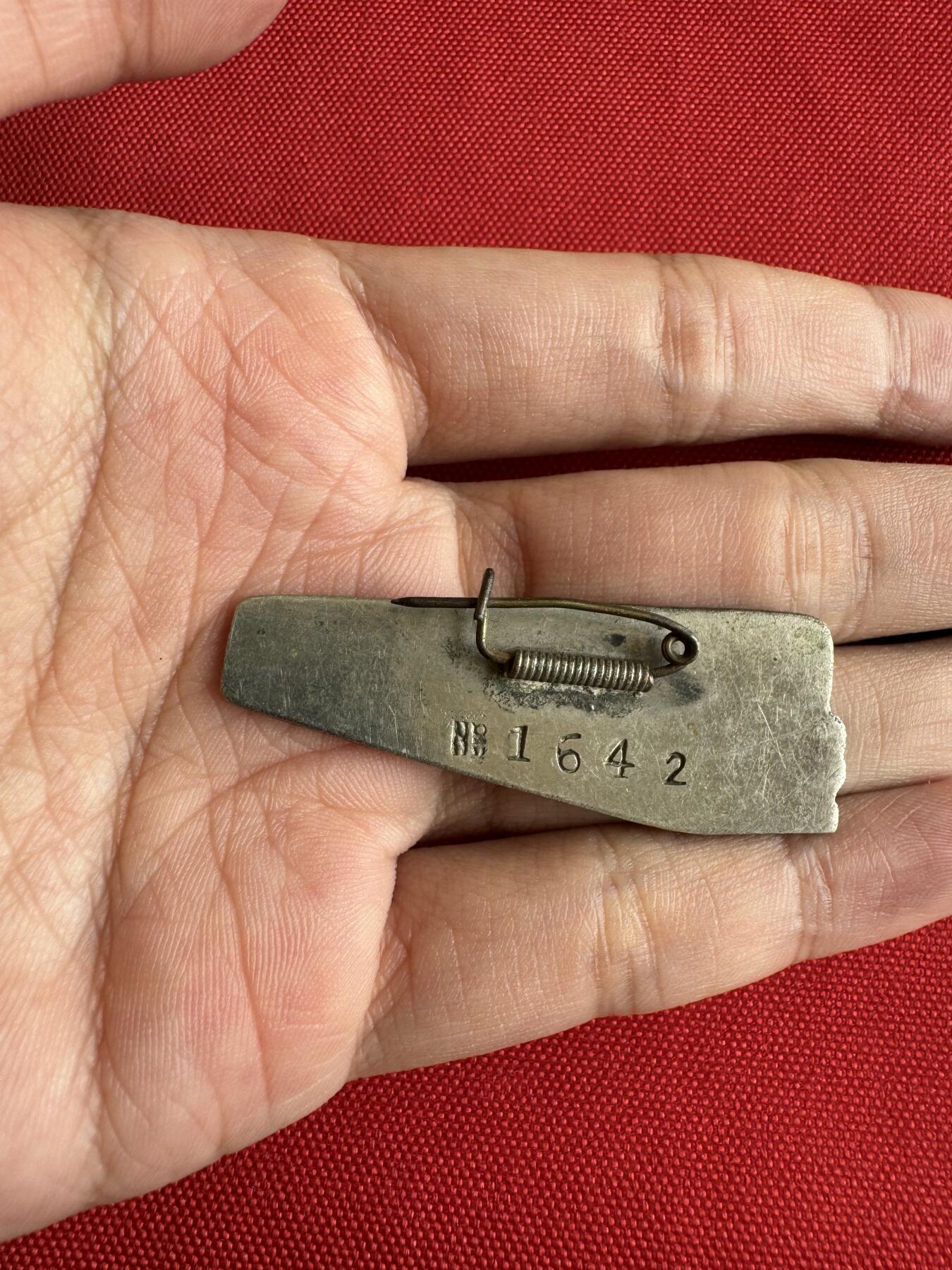 五哥徽章群   29号周日晚上八点4群联拍 铜章