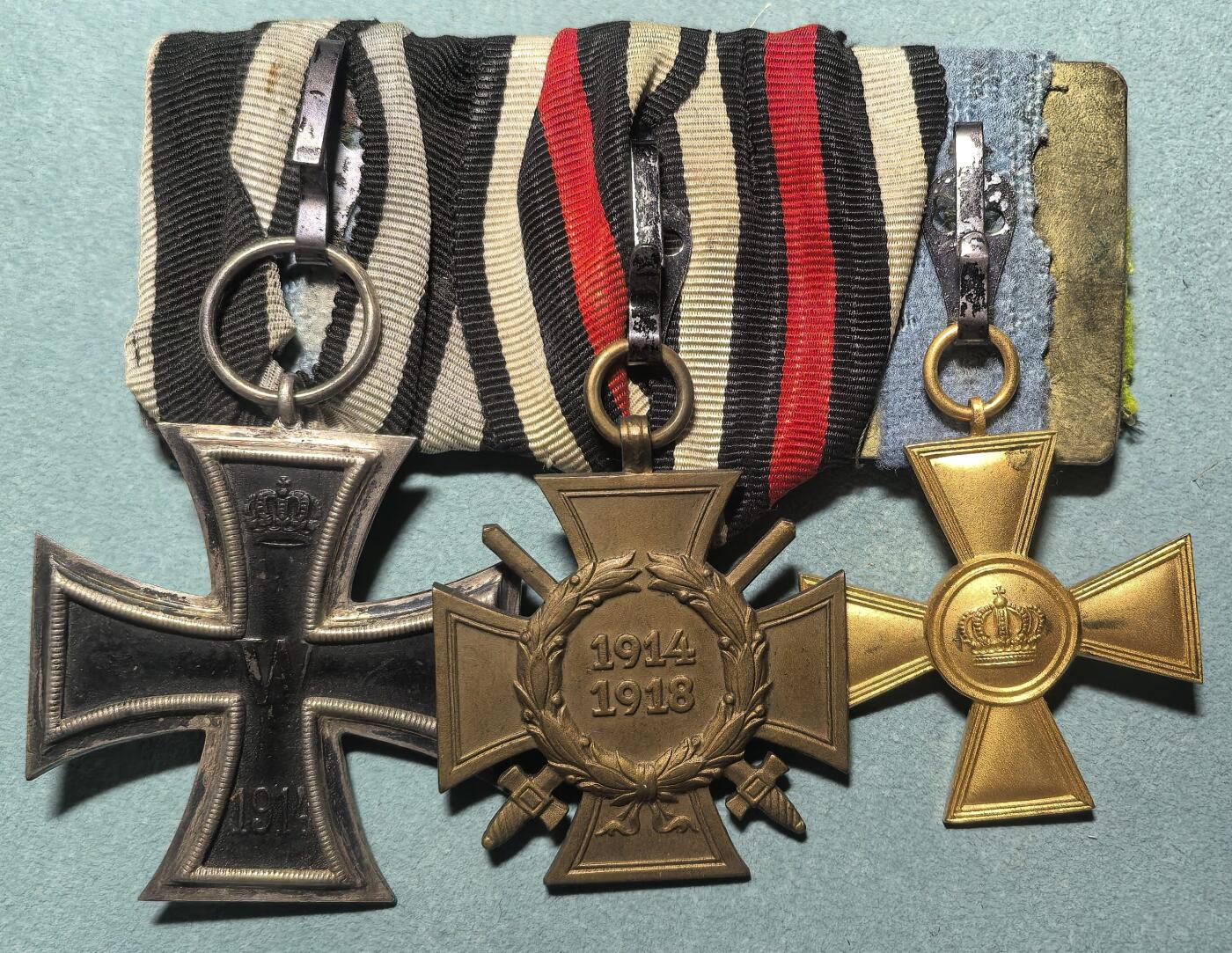盛世勋华——号角文化勋章邮票专场拍卖第311期 德国（一战）三联排 定制礼服挂 包括二级铁十字勋章/兴登堡十字奖章/普鲁士15年忠诚服役奖章