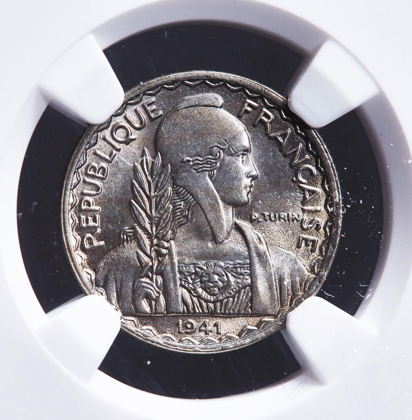 【俄甄集藏】2026年(050)04-01星期三 晚 19:30 全场包邮 法属印度支那1941年S版10分镍币，NGC MS65，黄油彩，转光品相