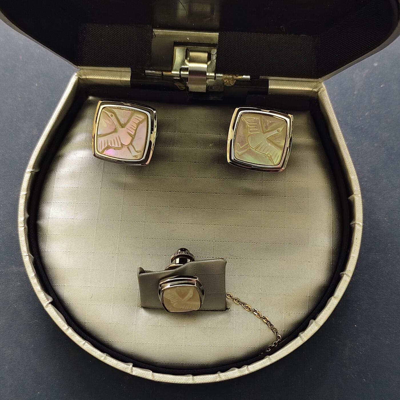 【全场包邮】纯粹捡漏拍516场【专场】 【杂件】日本袖钉+徽章-飞鹤款-带包装