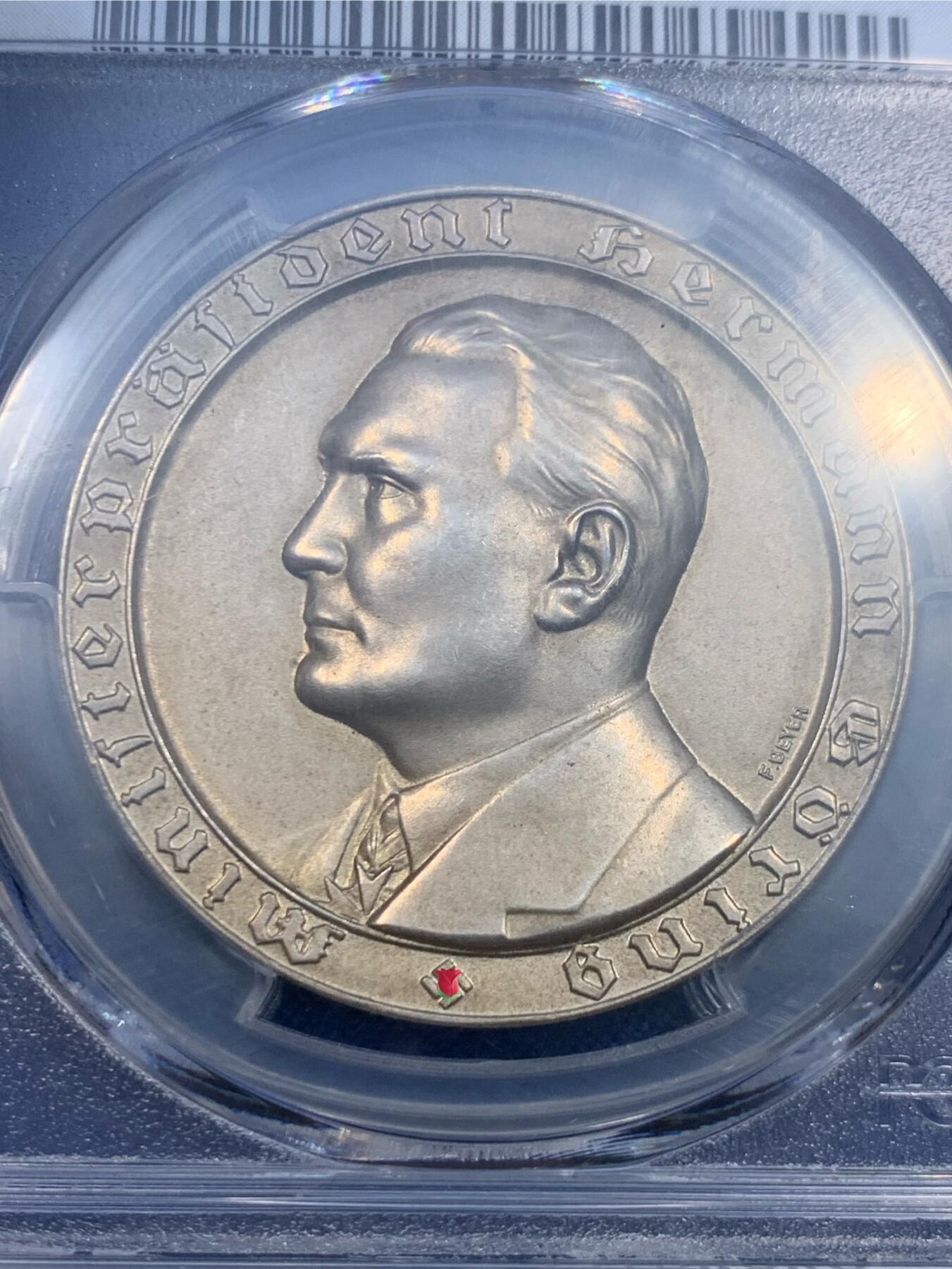 《竞宝斋》第475场 周日，周一 2场连拍 （全场包邮）欢迎送拍 PCGS SP64 德国 1933年 格林当选普鲁士总理纪念银章，高浮雕顶级品相 与大事记为统一规格同一雕模师（请自行查询官网），典藏级！背面盒子有暗裂纹