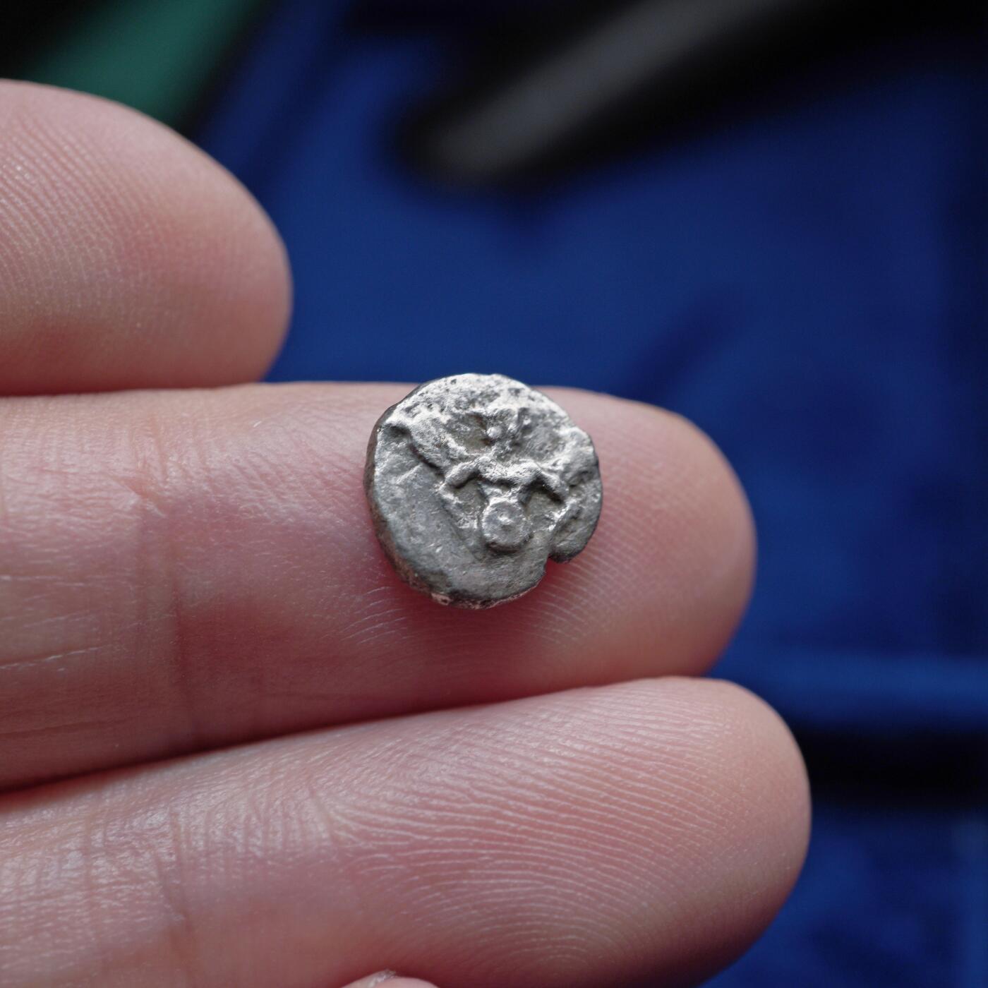 琋语集藏2026年04月欧洲古典打制币拍卖 古希腊西里西亚地区-马洛斯彩虹女神伊利斯与天鹅1奥波银币