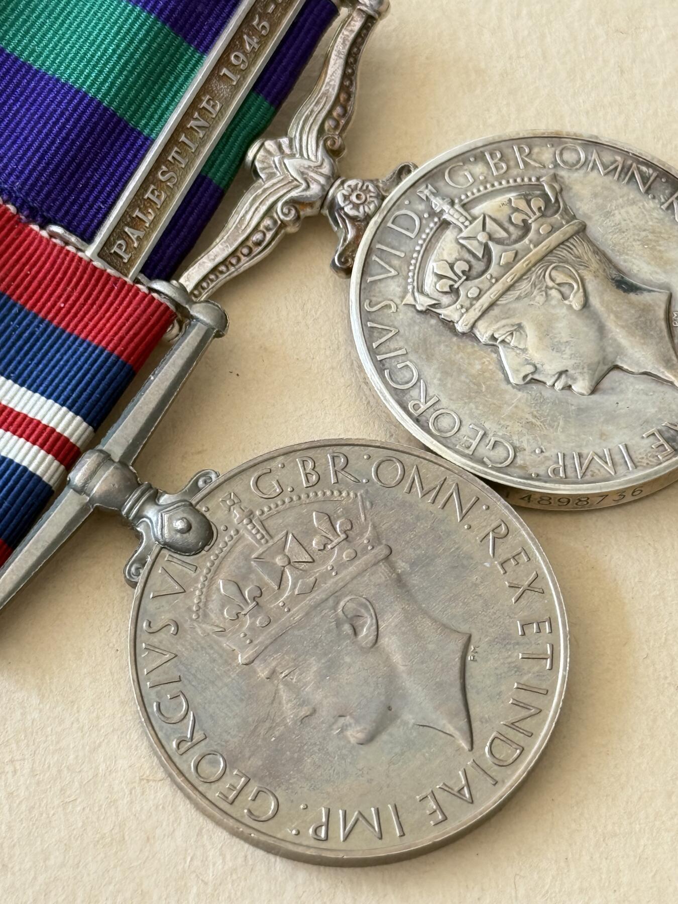 云宸嘉赏-勋臻文献佳藏优品精选场次（低佣 转发佣金红包） 英国乔治六世奖章联排 二战奖章➕陆军常规服役奖章（银质）带巴勒斯坦勋条！品相很好 ，授予皇家炮兵