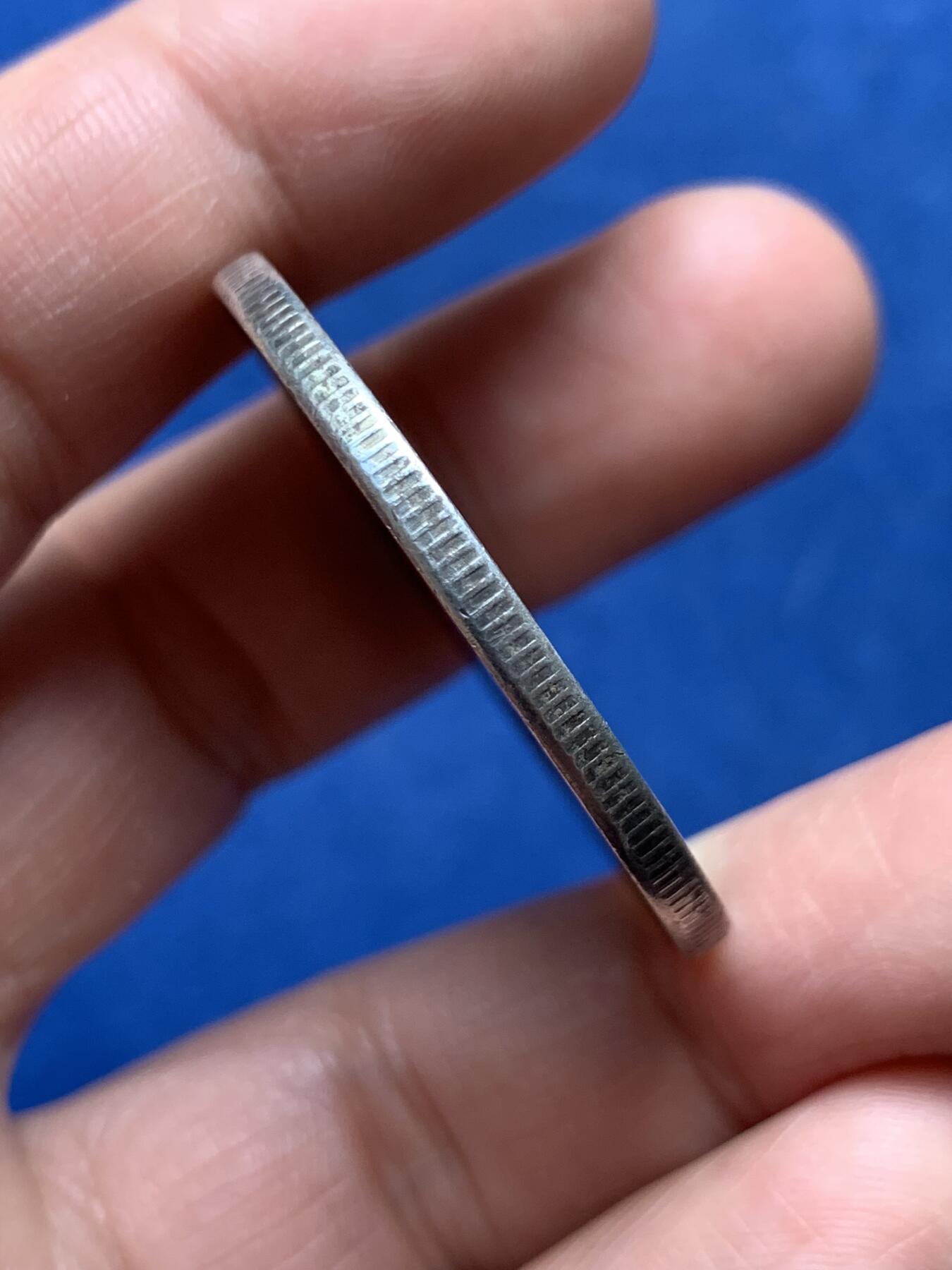 《竞宝斋》第475场 周日，周一 2场连拍 （全场包邮）欢迎送拍 民国十年袁大头一元银币，带戳好品，细节见图