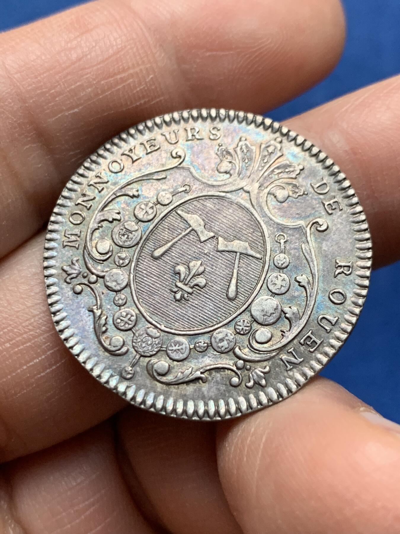 《竞宝斋》第475场 周日，周一 2场连拍 （全场包邮）欢迎送拍 法国鲁昂造币厂和造币商银质代币，路易十五头像，8.14g，30.5mm