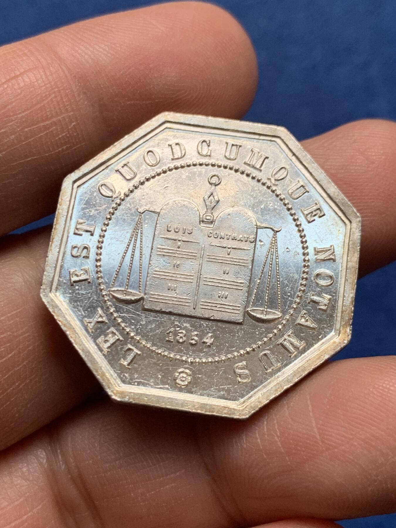 《竞宝斋》第475场 周日，周一 2场连拍 （全场包邮）欢迎送拍 法国亚眠公证人八角银质代币，15.23g，31.6mm，蜜蜂边铭