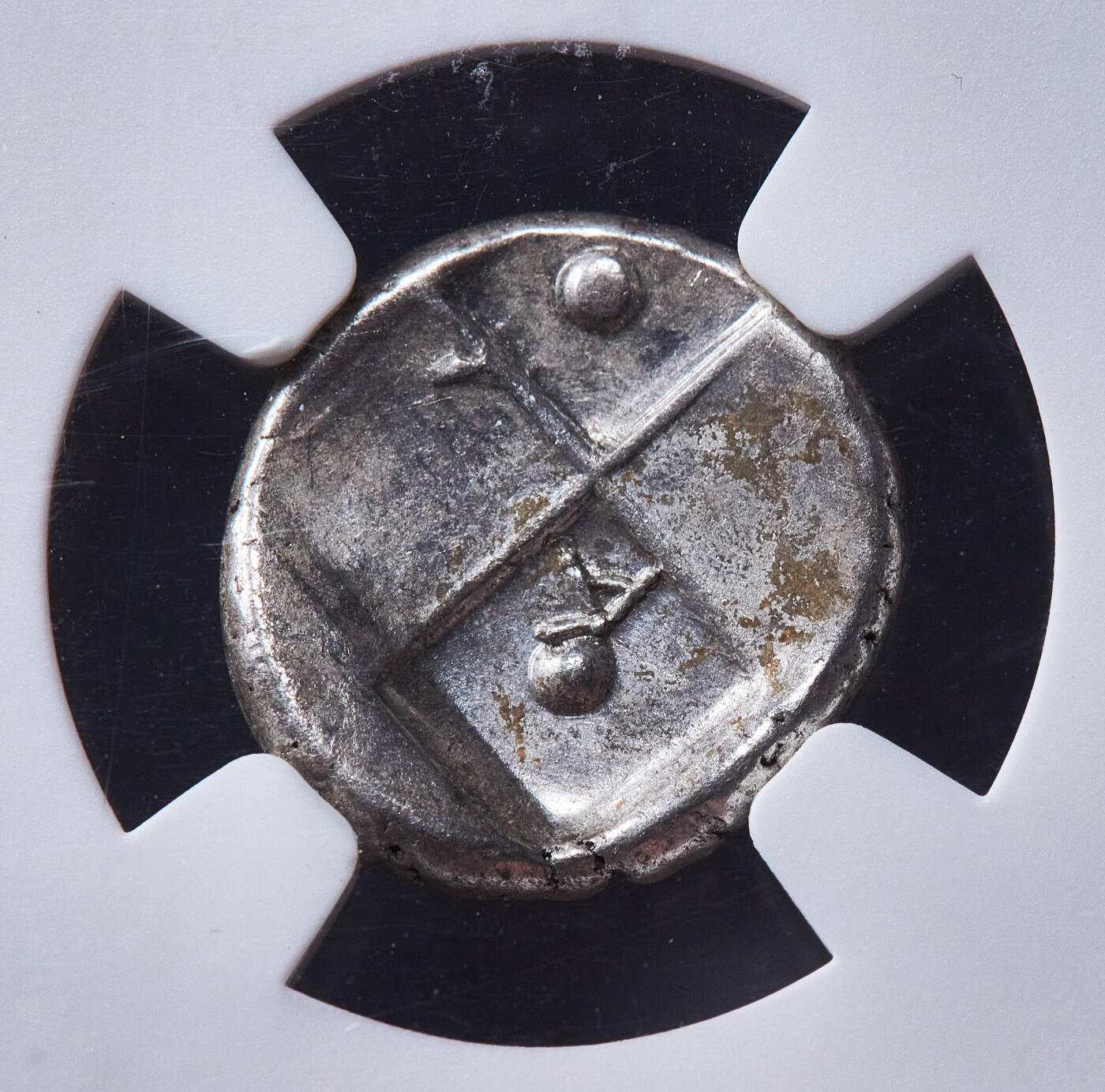 【俄甄集藏】2026年(050)04-01星期三 晚 19:30 全场包邮 古希腊色雷斯切尔松尼索斯城公元前4世纪半德拉克马回首狮子银币，NGC XF，切尔松尼索斯城发行，正面是回首狮子图案，背面为四格戳记，打制清晰，难得