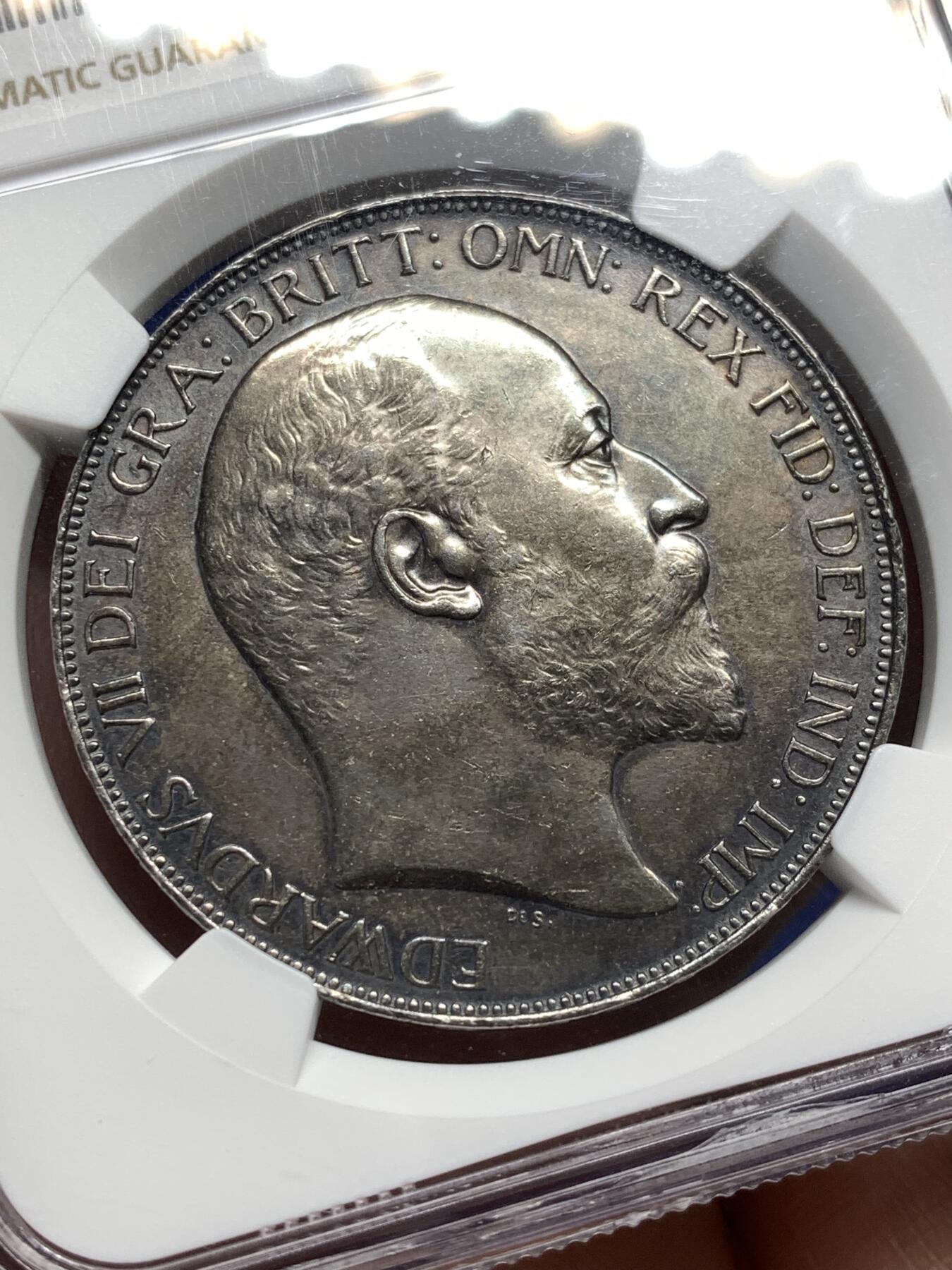 《竞宝斋》第475场 周日，周一 2场连拍 （全场包邮）欢迎送拍 NGC MS63 英国1902年爱德华七世马剑一克朗 双面深彩包浆