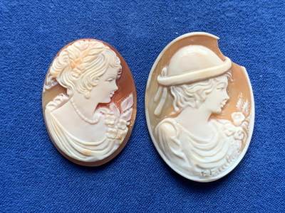 《竞宝斋》第475场 周日，周一 2场连拍 （全场包邮）欢迎送拍 - 意大利人物肖像卡梅奥贝雕两枚，一个产自波纳佩岛的，34.6*26mm，一个产自那不勒斯，缺一角，40.6*30mm，总重9.25克。