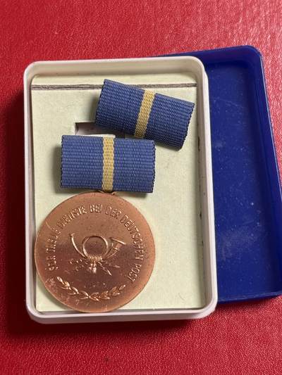 韵星假日军品类拍卖第50期 - 民主德国铜级邮政部忠诚服务奖章带原盒略