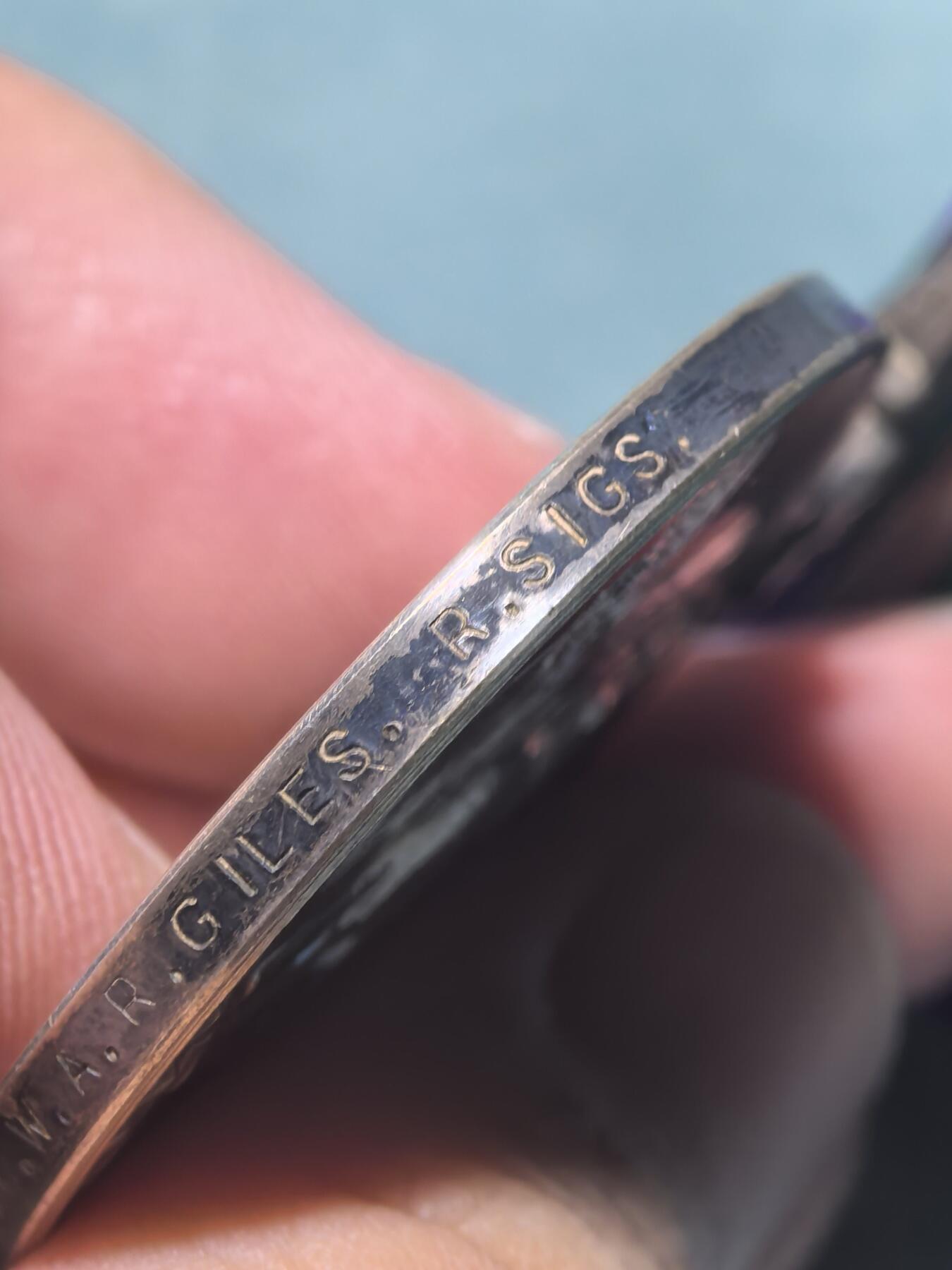 盛世勋华——号角文化勋章邮票专场拍卖第311期 英国常规服役奖章 早期乔治六世版 带马来亚条 带边铭 银制，重42克，银价700+ 授予 1945-1960年期间镇压马共的英军 少见战斗人员条