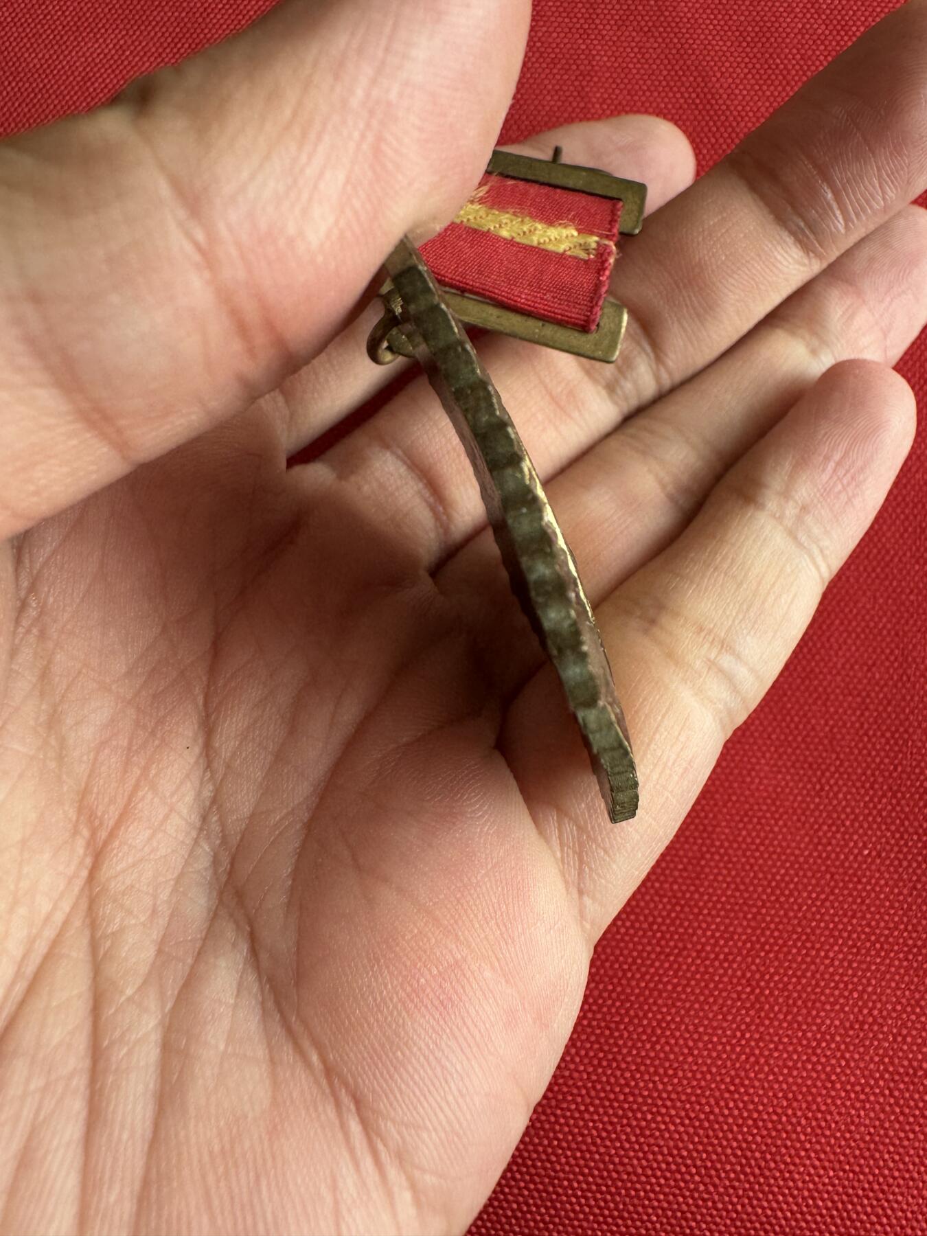 五哥徽章群   29号周日晚上八点4群联拍 铜章