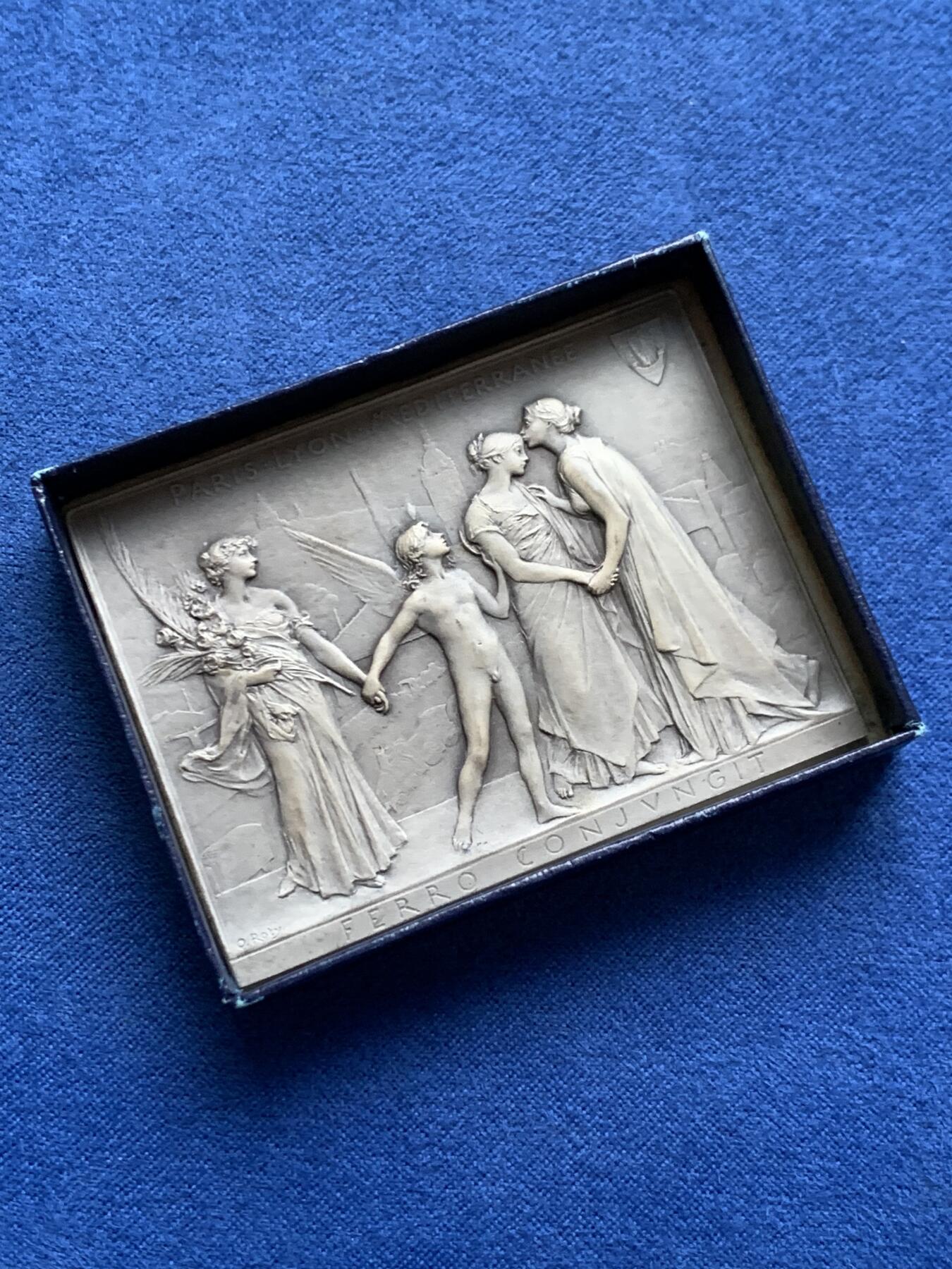 《竞宝斋》第475场 周日，周一 2场连拍 （全场包邮）欢迎送拍 名家罗蒂作 法国里昂地中海铁路公司股东大会纪念方型银章 60克 44.6*59mm 丰饶角银标 好品稀有 细节到位