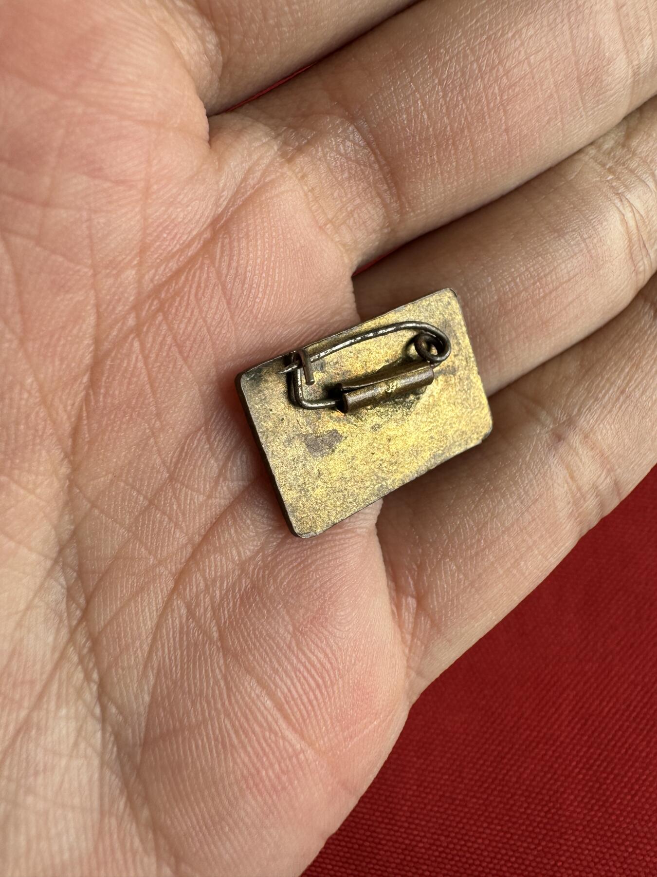 五哥徽章群   29号周日晚上八点4群联拍 铜章