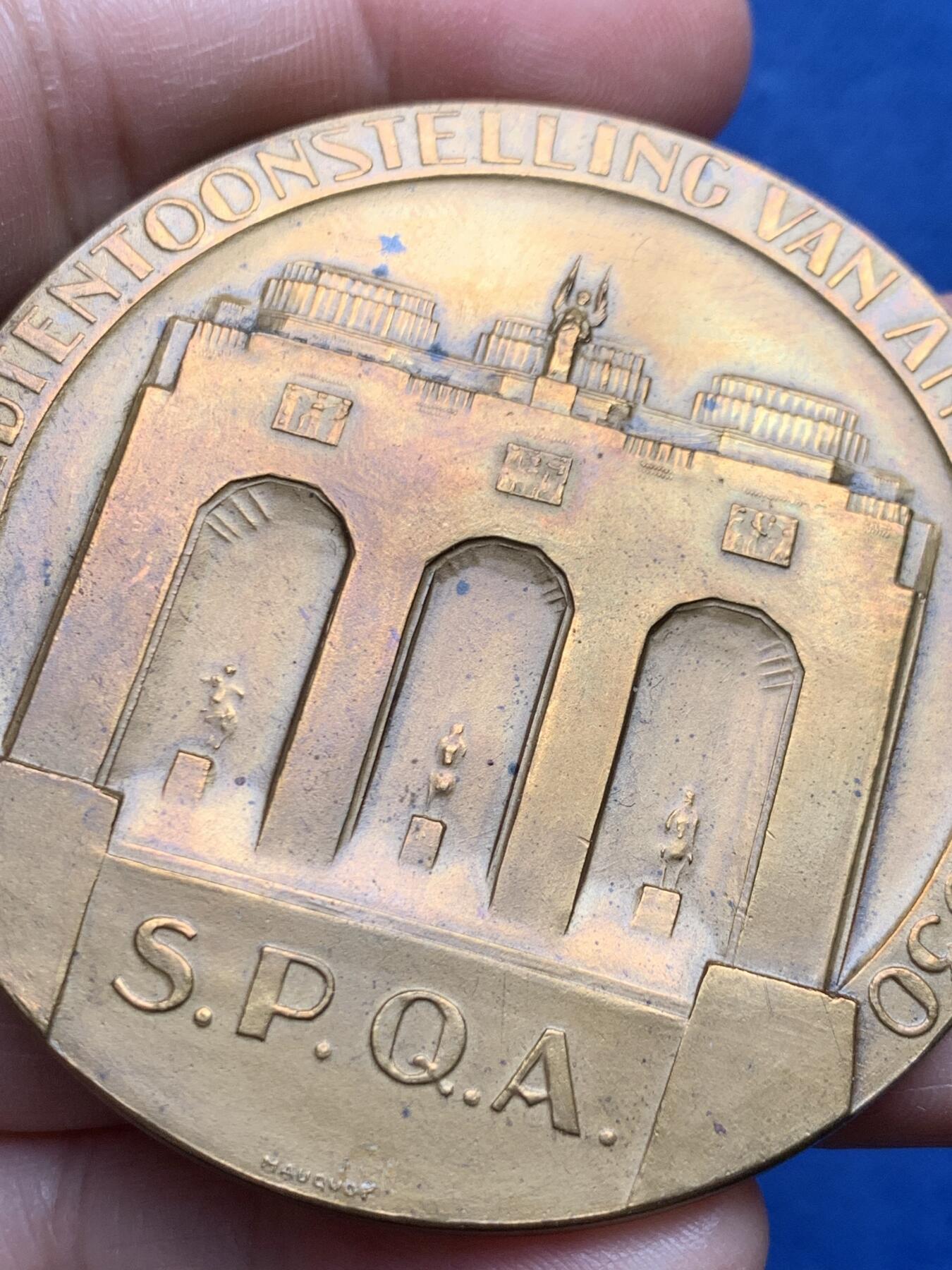 《竞宝斋》第475场 周日，周一 2场连拍 （全场包邮）欢迎送拍 比利时铜章 1930年 安特卫普世界博览会与城市百年庆典 直径60.2mm 重量70.5g