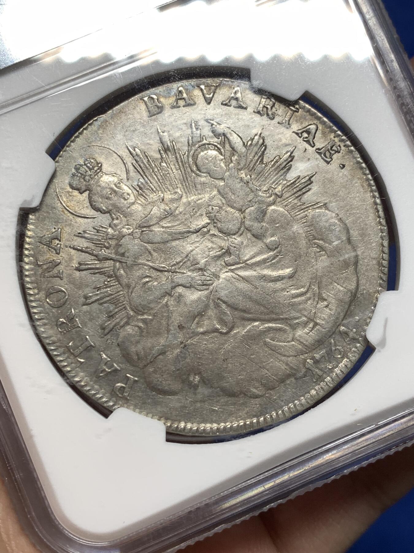 《竞宝斋》第475场 周日，周一 2场连拍 （全场包邮）欢迎送拍 NGC XF45 德国巴伐利亚1764年圣母抱婴泰勒 细节都可以 感觉能上au