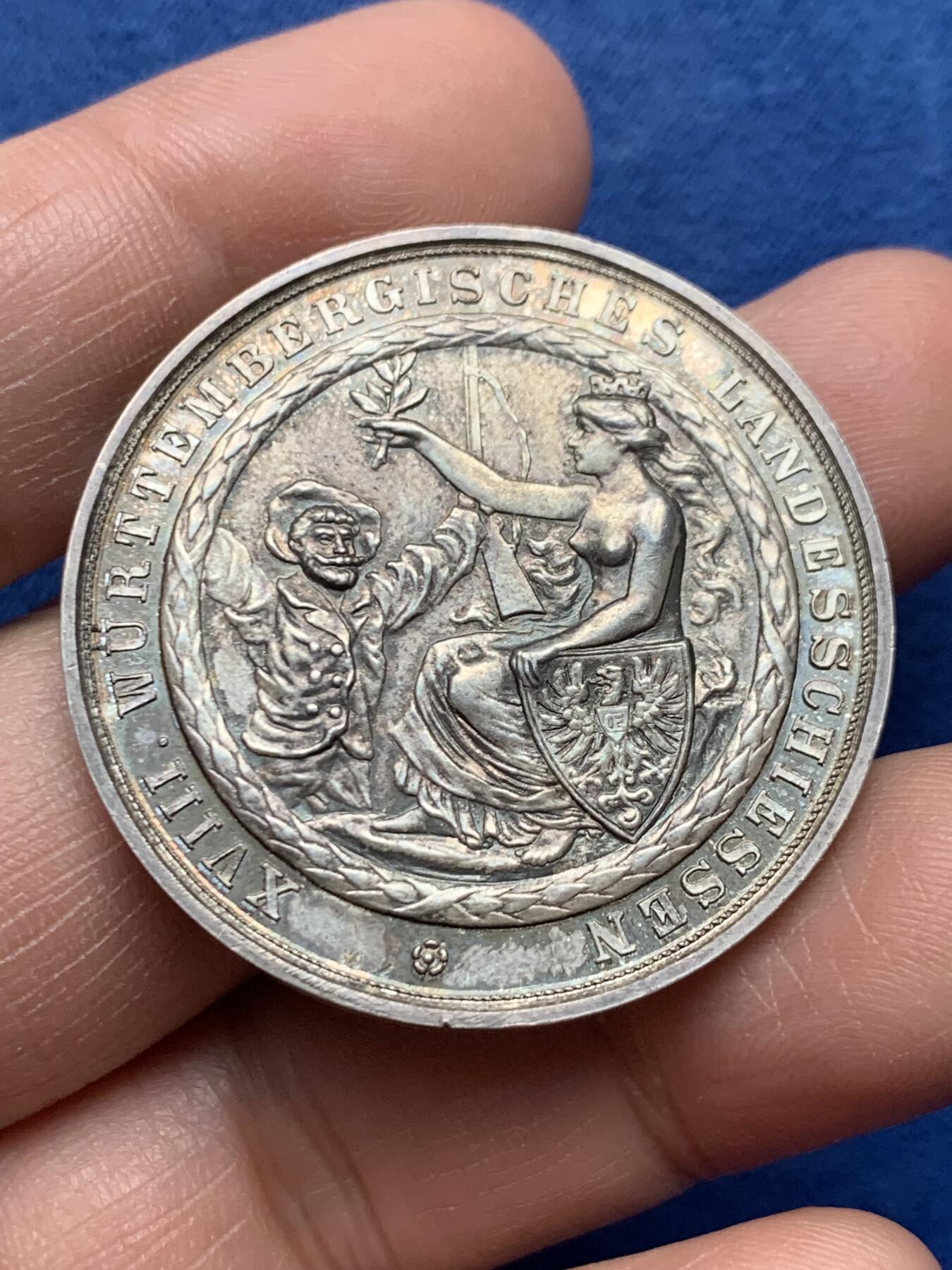 《竞宝斋》第475场 周日，周一 2场连拍 （全场包邮）欢迎送拍 1902年德国埃斯林根射击节银章 十分少见的小射击节 21.5克 37.8mm 边有打磨痕迹 细节见图