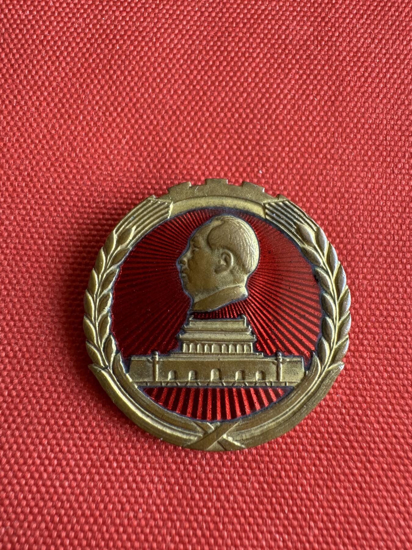 五哥徽章群   29号周日晚上八点4群联拍 铜章